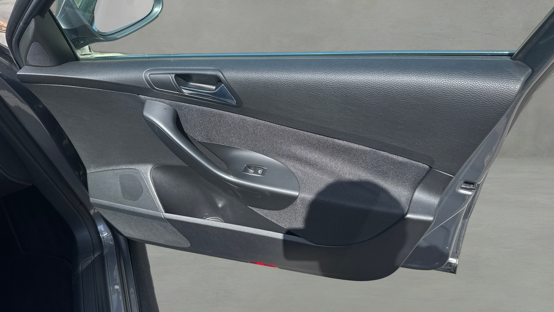 VW Passat Variant 3.2i 4Motion-image-15