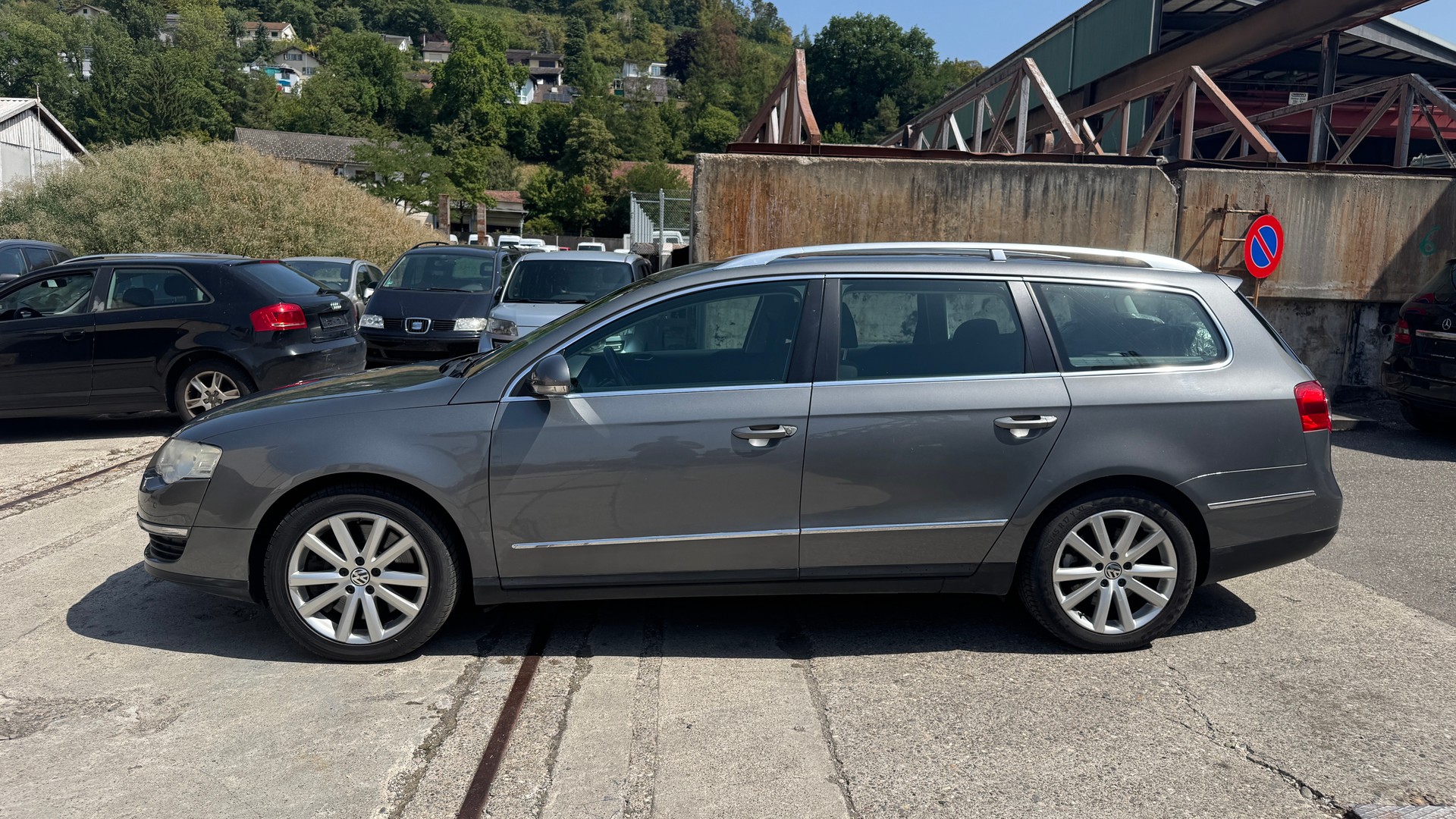 VW Passat Variant 3.2i 4Motion-showroom-element-3