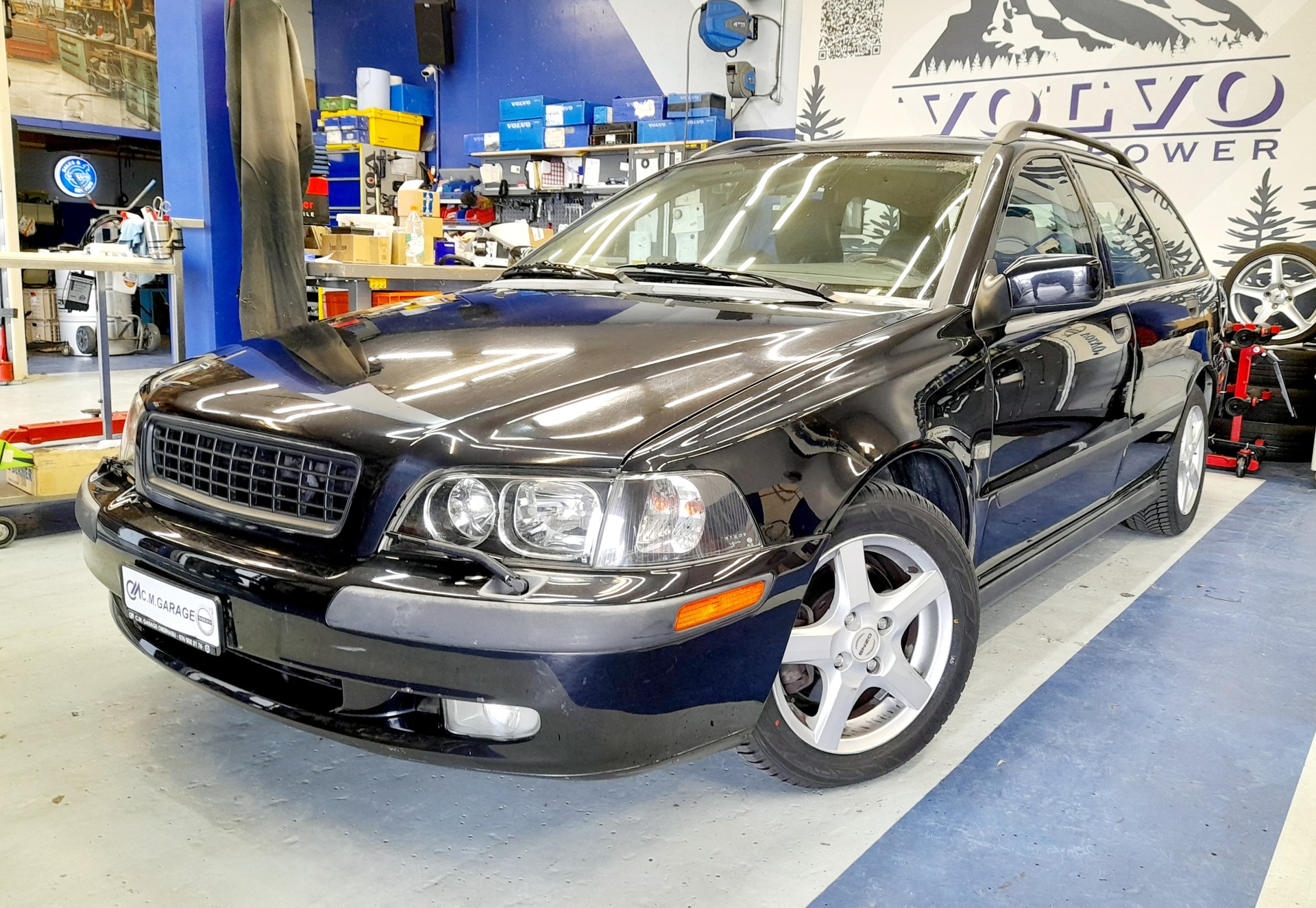 VOLVO V40 2.0T