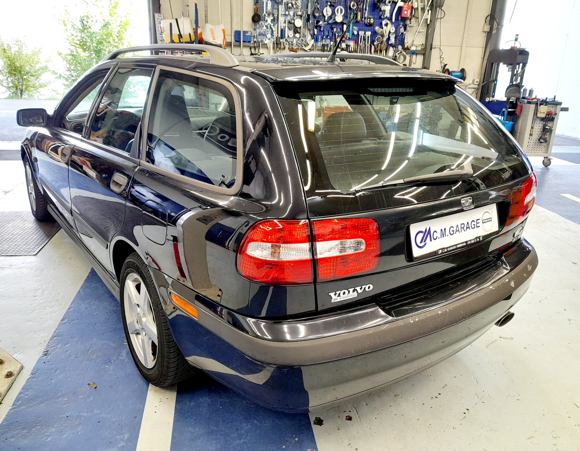 VOLVO V40 2.0T-image-3