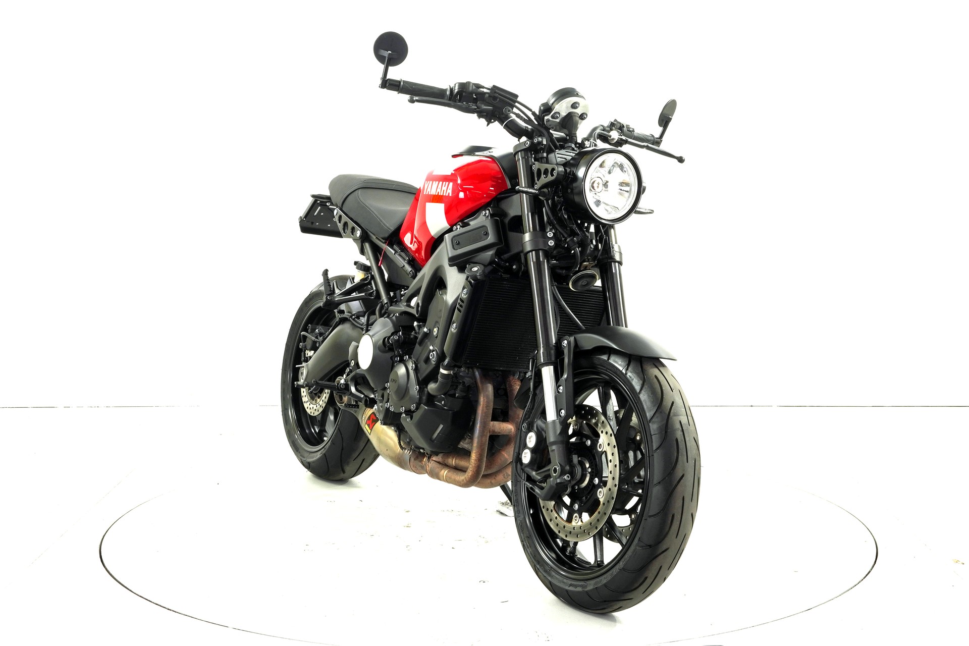 YAMAHA XSR 900-image-1