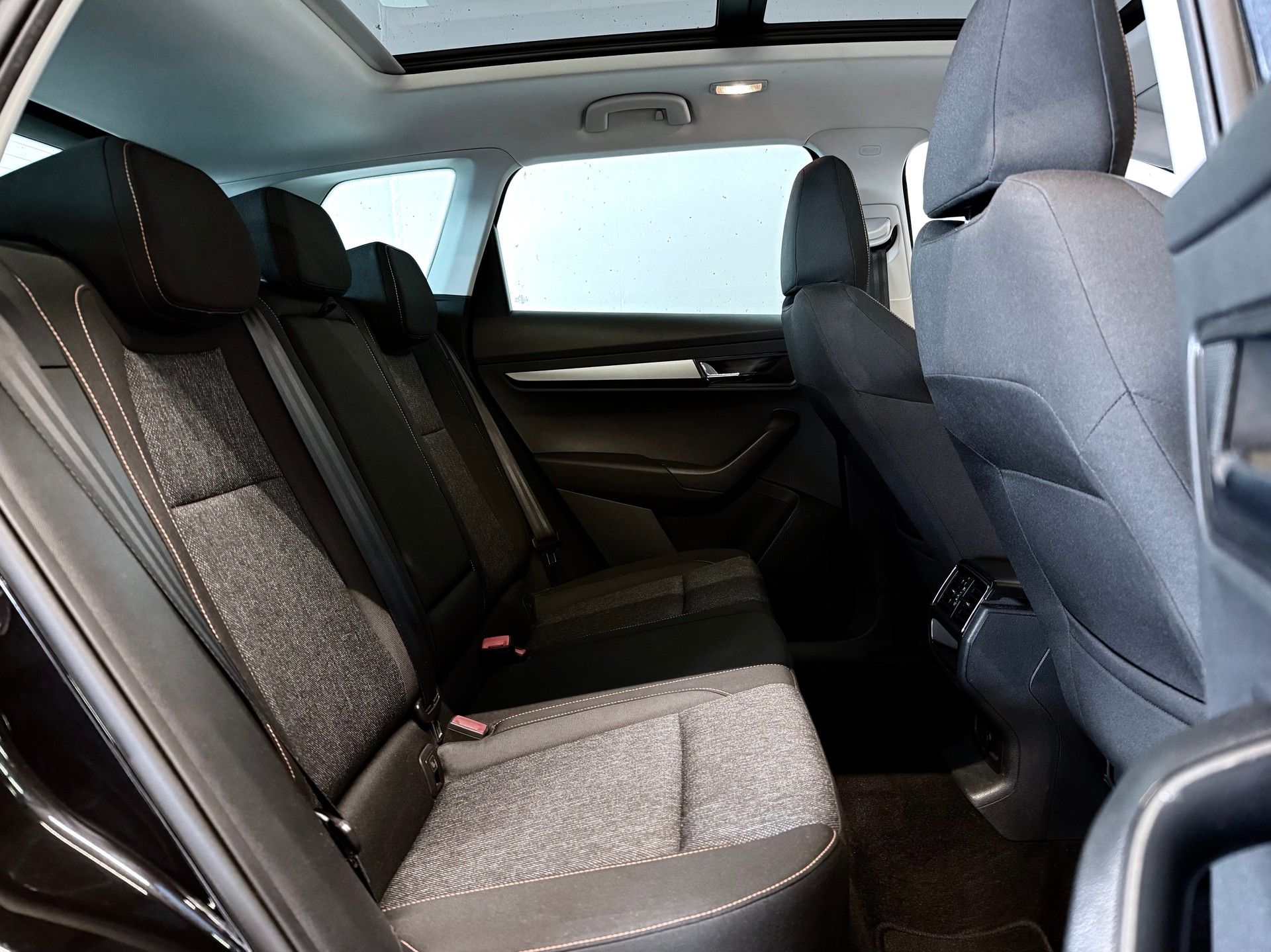 SKODA KAROQ 1.5 TSI ACT AMBITION DSG | CH-FZG | 150 PS | BENZIN | AUTOMAT | FRISCH AB MFK-image-12