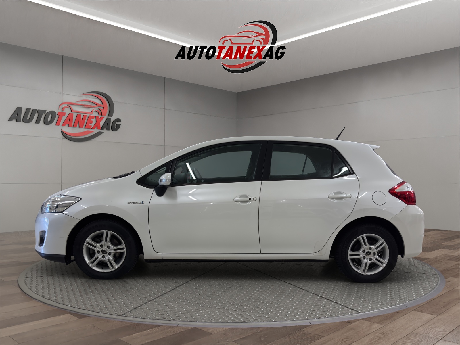 TOYOTA Auris 1.8 16V HSD Linea Sol-showroom-element-1