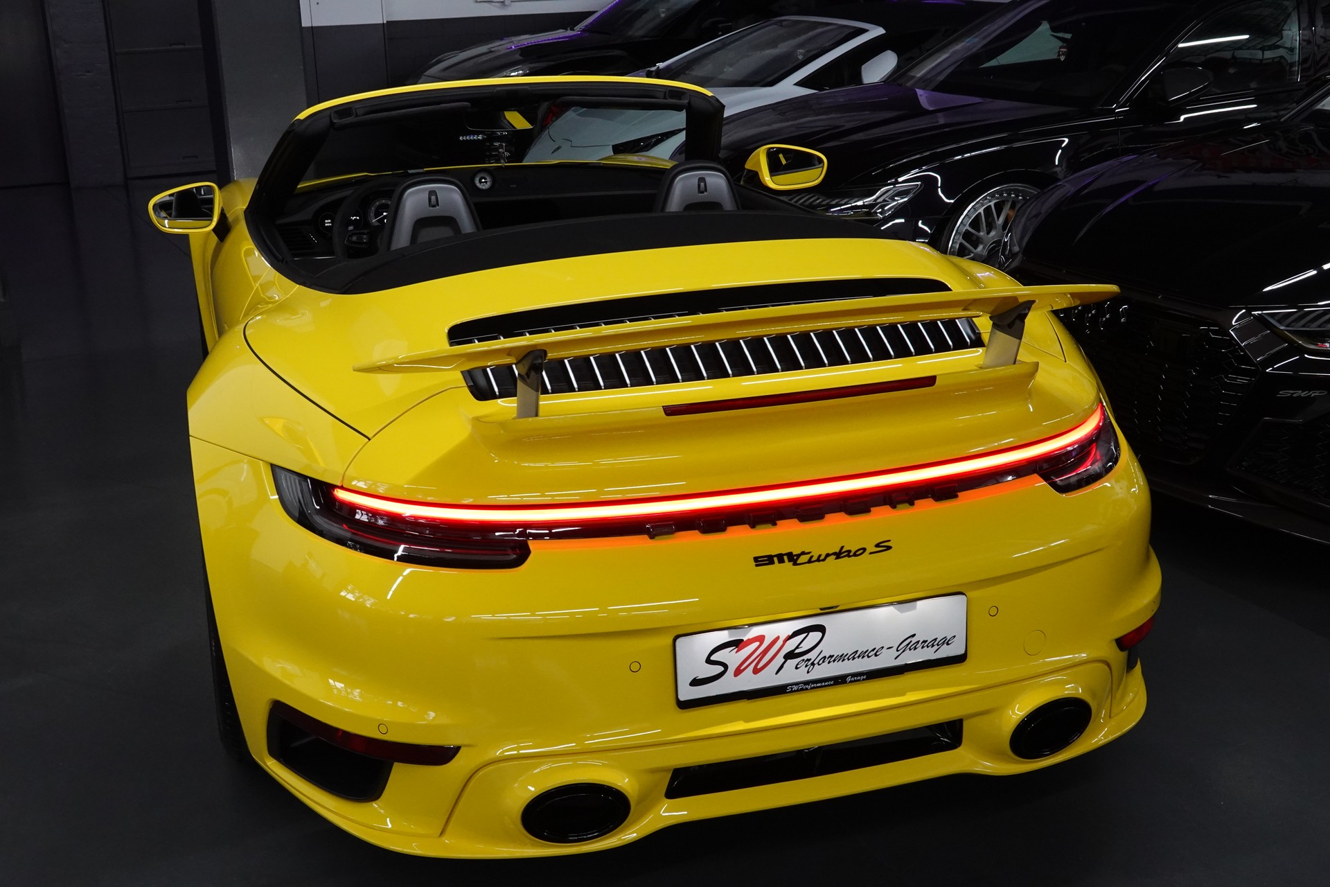 PORSCHE 911 TURBO S CABRIO PDK CH- FZ - RACING GELB - TECHART-image-13