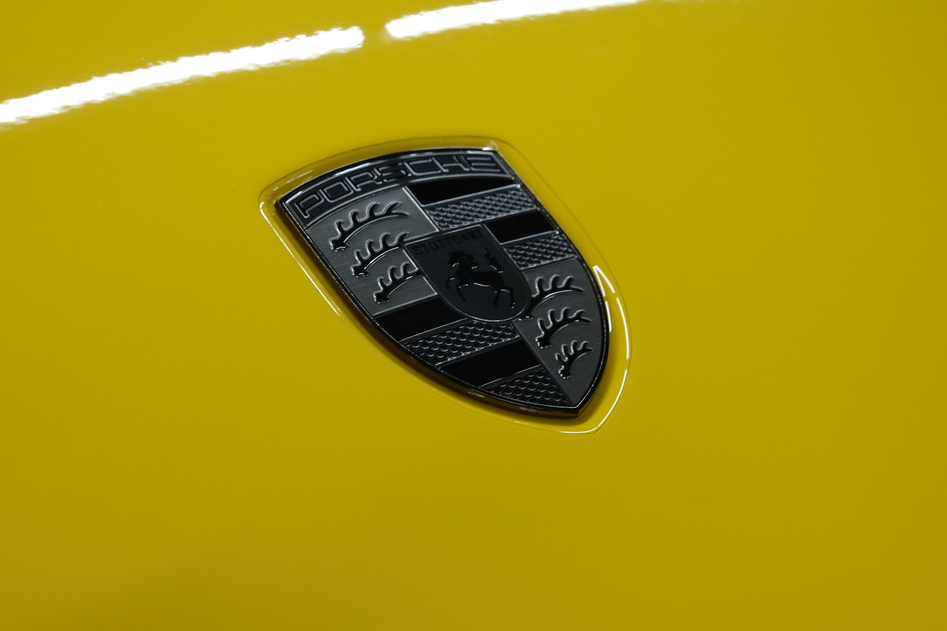 PORSCHE 911 TURBO S CABRIO PDK CH- FZ - RACING GELB - TECHART-image-23