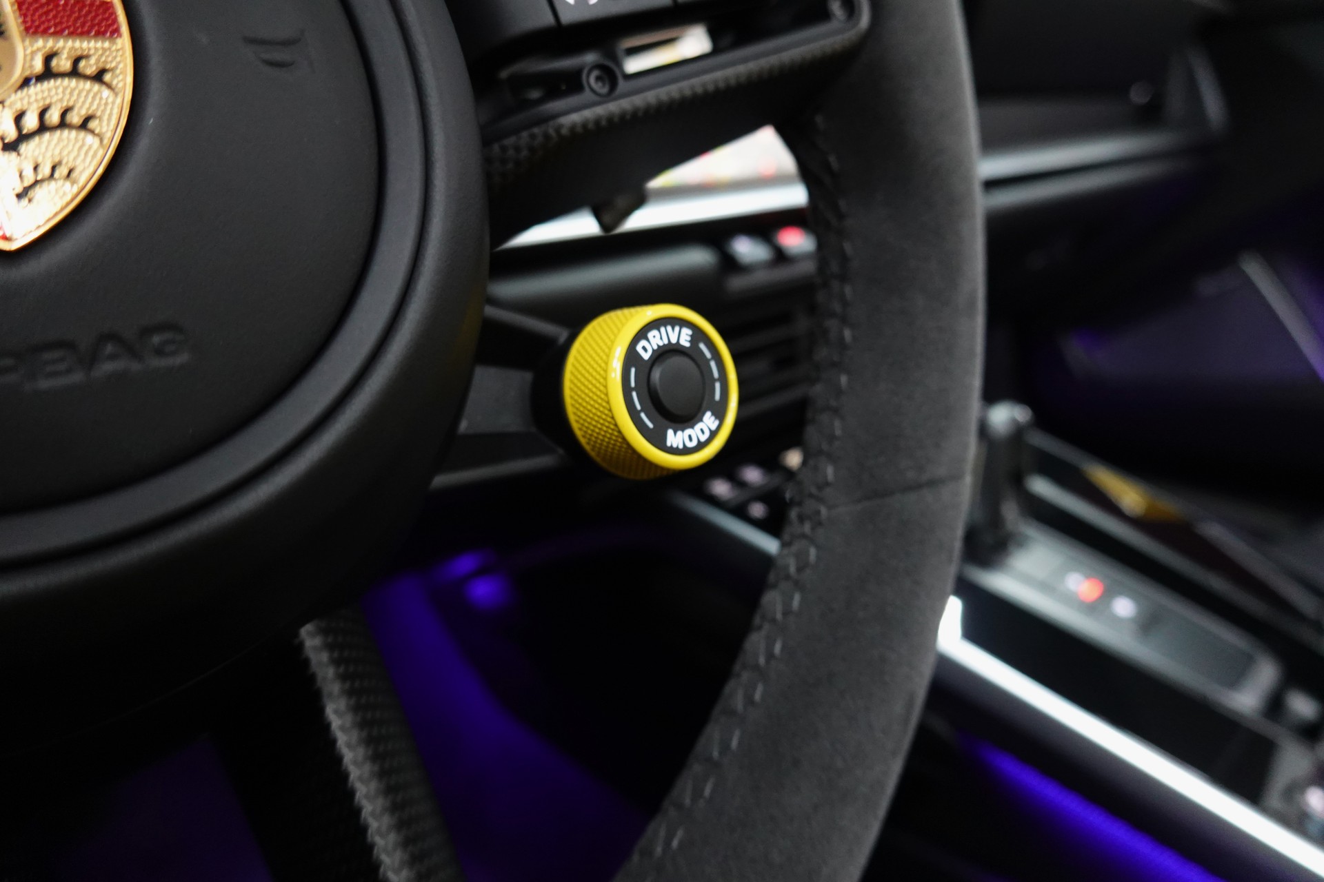 PORSCHE 911 TURBO S CABRIO PDK CH- FZ - RACING GELB - TECHART-image-37