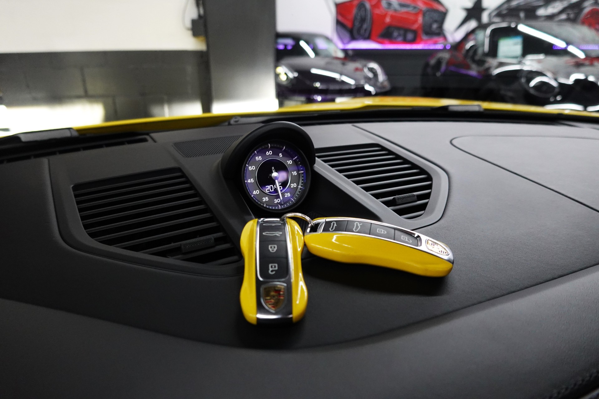 PORSCHE 911 TURBO S CABRIO PDK CH- FZ - RACING GELB - TECHART-image-32