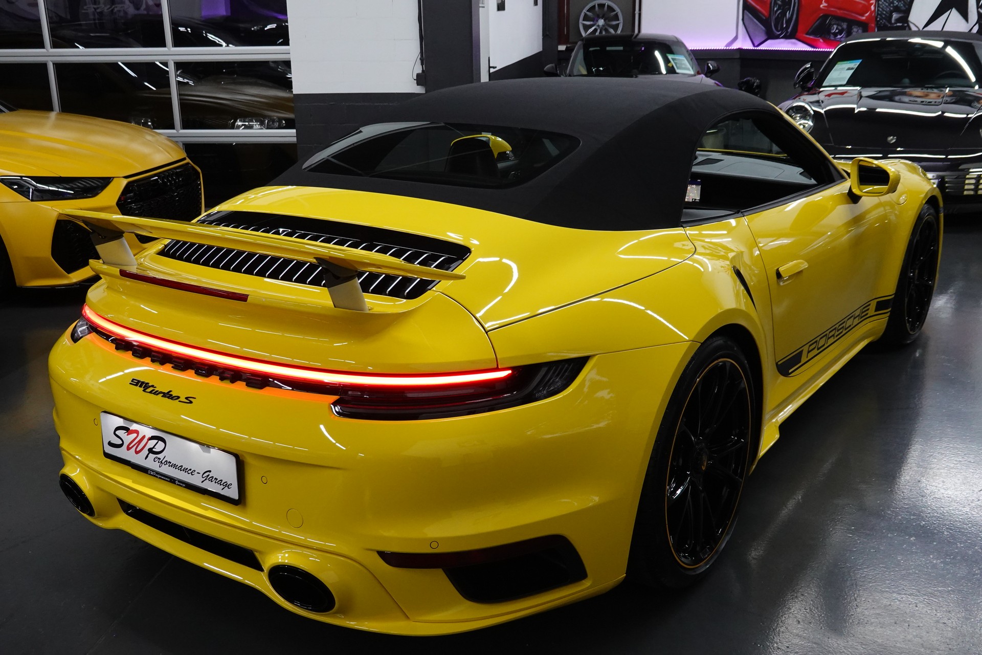 PORSCHE 911 TURBO S CABRIO PDK CH- FZ - RACING GELB - TECHART-image-57