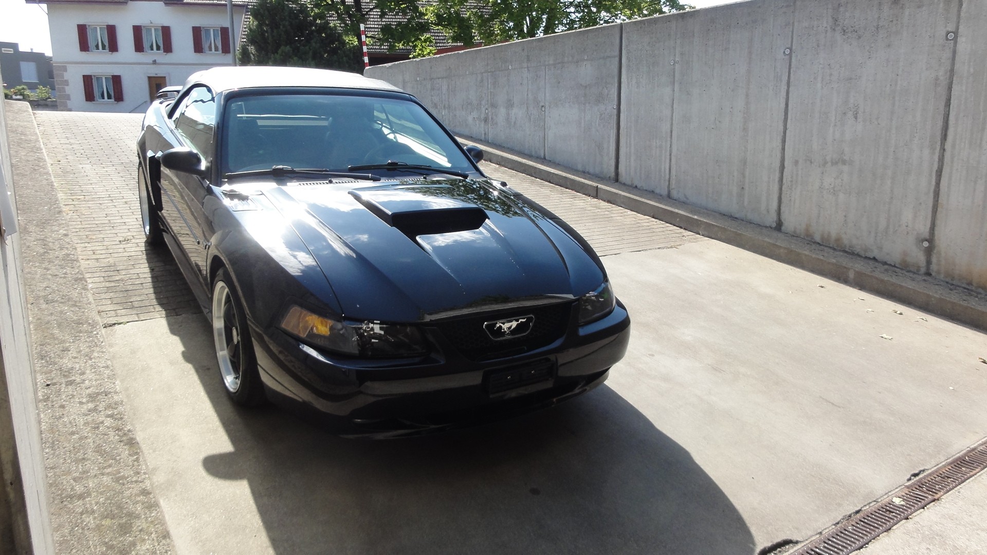 FORD Mustang GT Cabriolet-image-2