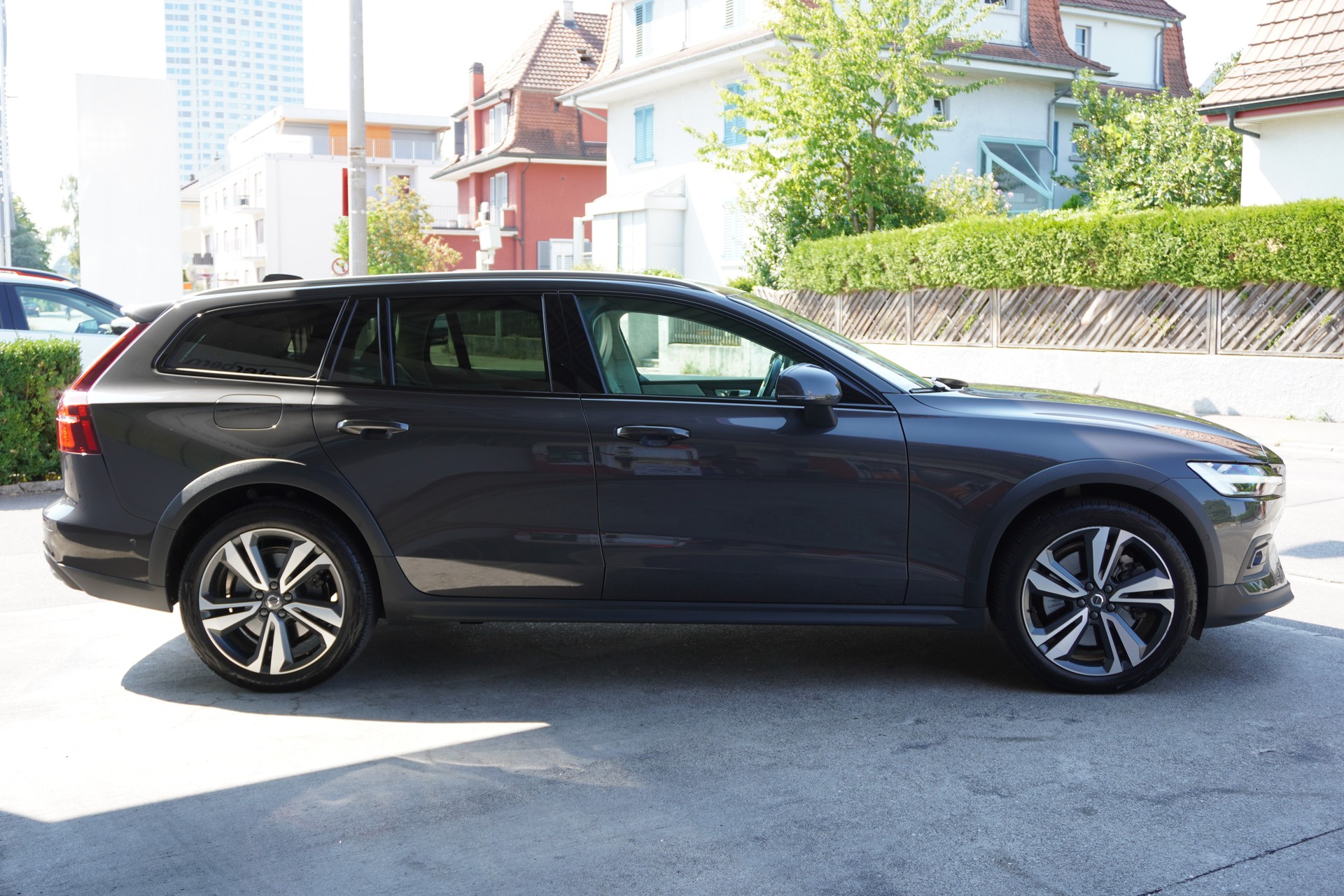 VOLVO V60 Cross Country B5 Mild Hybrid Ultimate AWD Geartronic-image-4