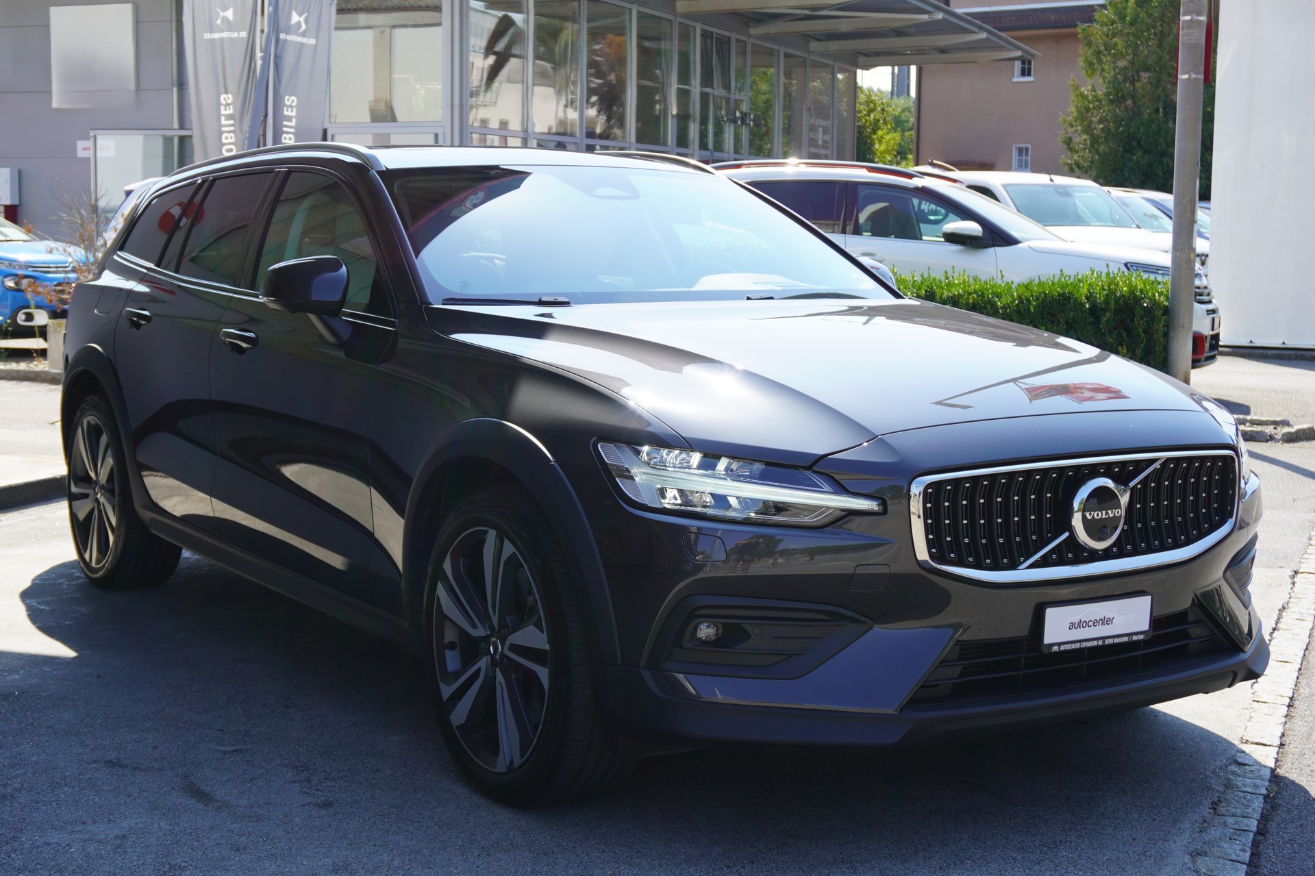 VOLVO V60 Cross Country B5 Mild Hybrid Ultimate AWD Geartronic-image-3