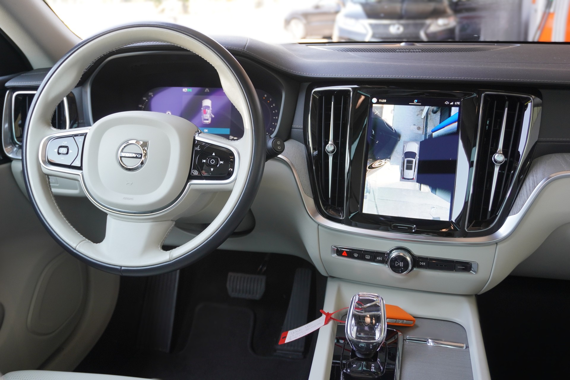 VOLVO V60 Cross Country B5 Mild Hybrid Ultimate AWD Geartronic-image-11