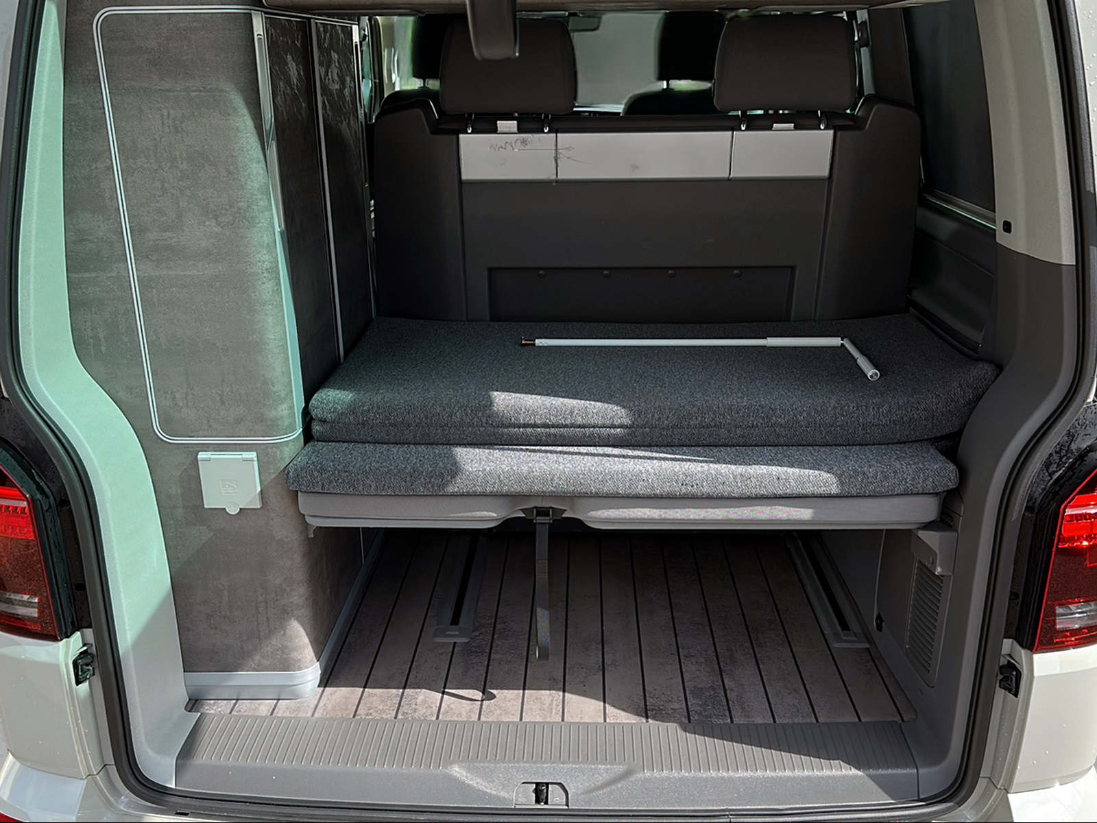 VW T6.1 California 2.0 TDI Ocean Liberty 4Motion DSG-image-9