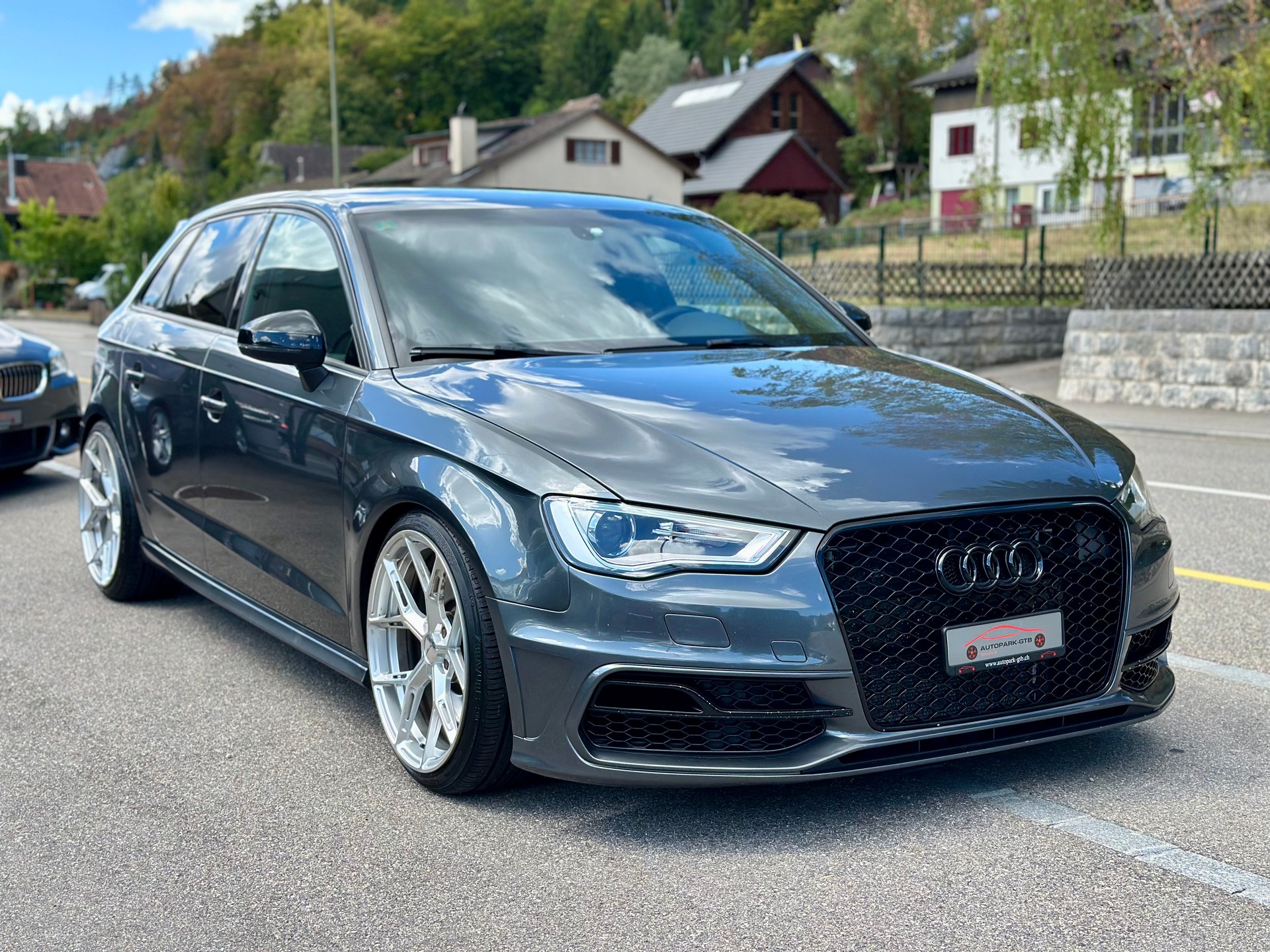 AUDI S3 Sportback 2.0 TFSI quattro S-tronic-showroom-element-1