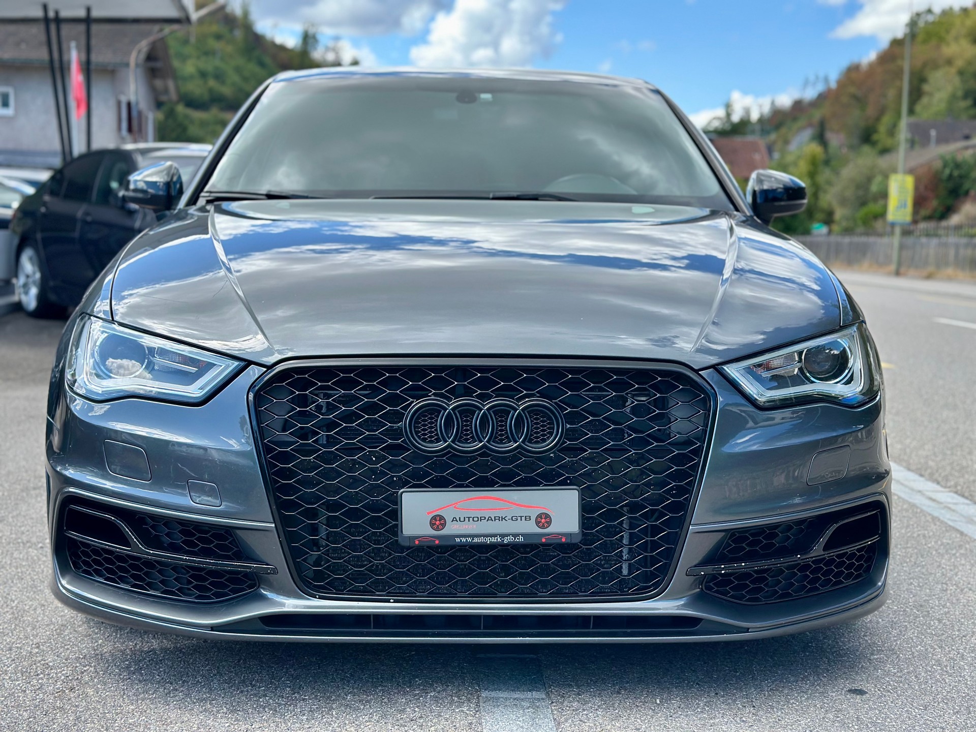 AUDI S3 Sportback 2.0 TFSI quattro S-tronic-showroom-element-2