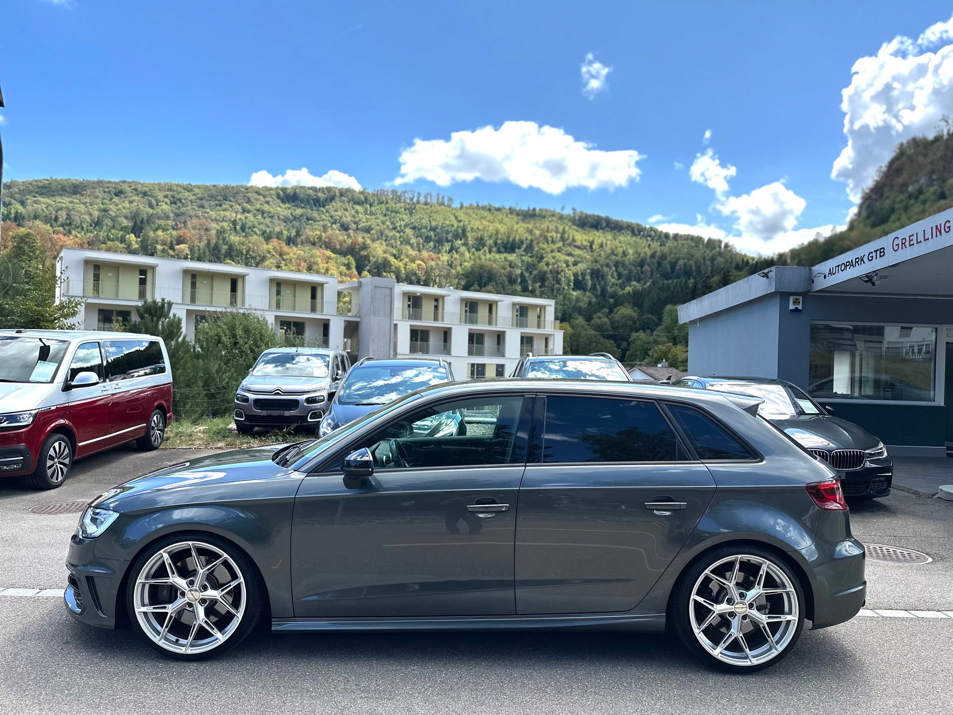 AUDI S3 Sportback 2.0 TFSI quattro S-tronic-showroom-element-3