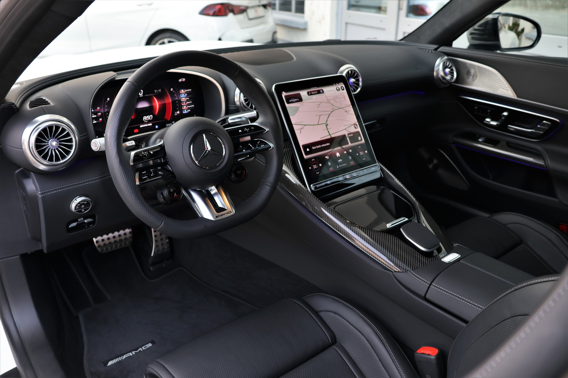 MERCEDES-BENZ AMG GT 63 4Matic+ Executive Edition (CH) *Magno White*-image-13