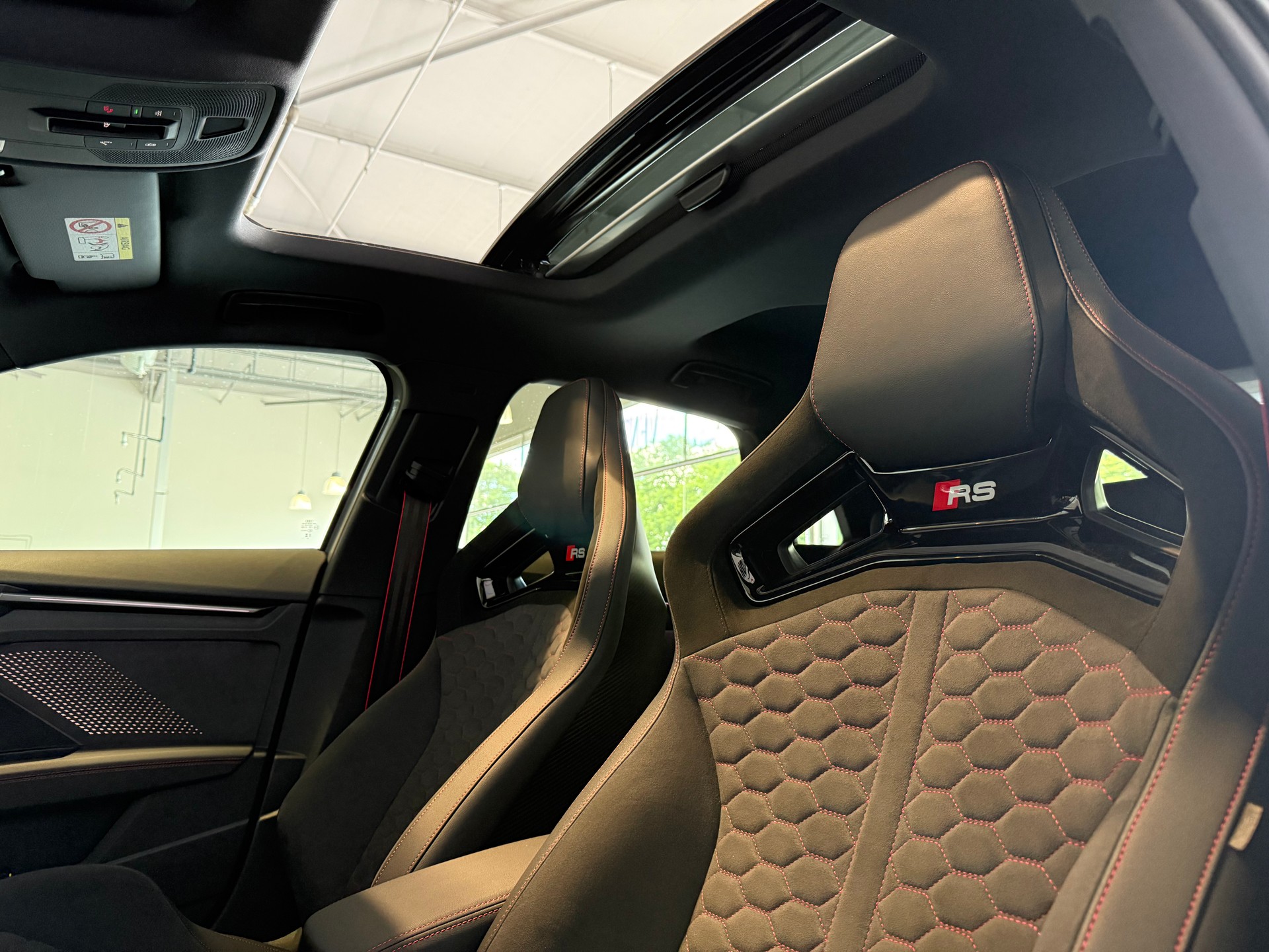 AUDI RS3 Sportback 2.5 TSI quattro S-tronic-image-15