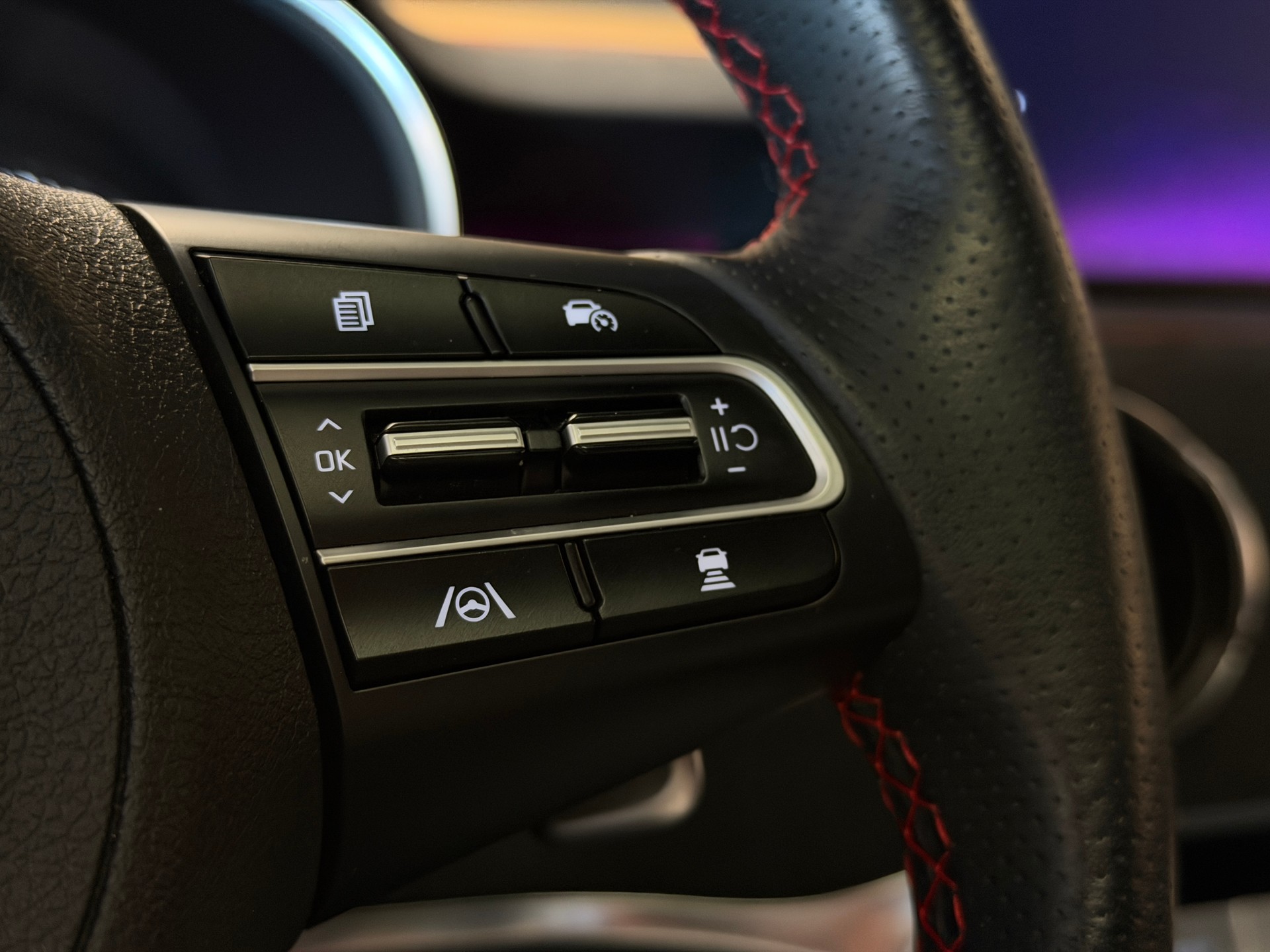 KIA Stinger 3.3 T-GDi GT Automat AWD-image-17