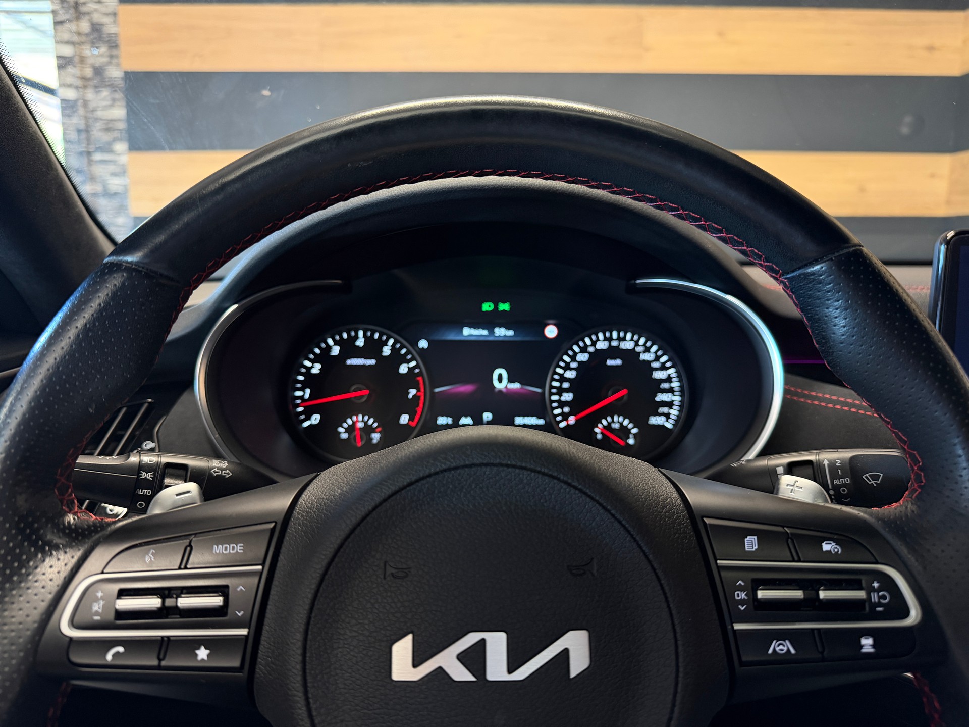 KIA Stinger 3.3 T-GDi GT Automat AWD-image-18