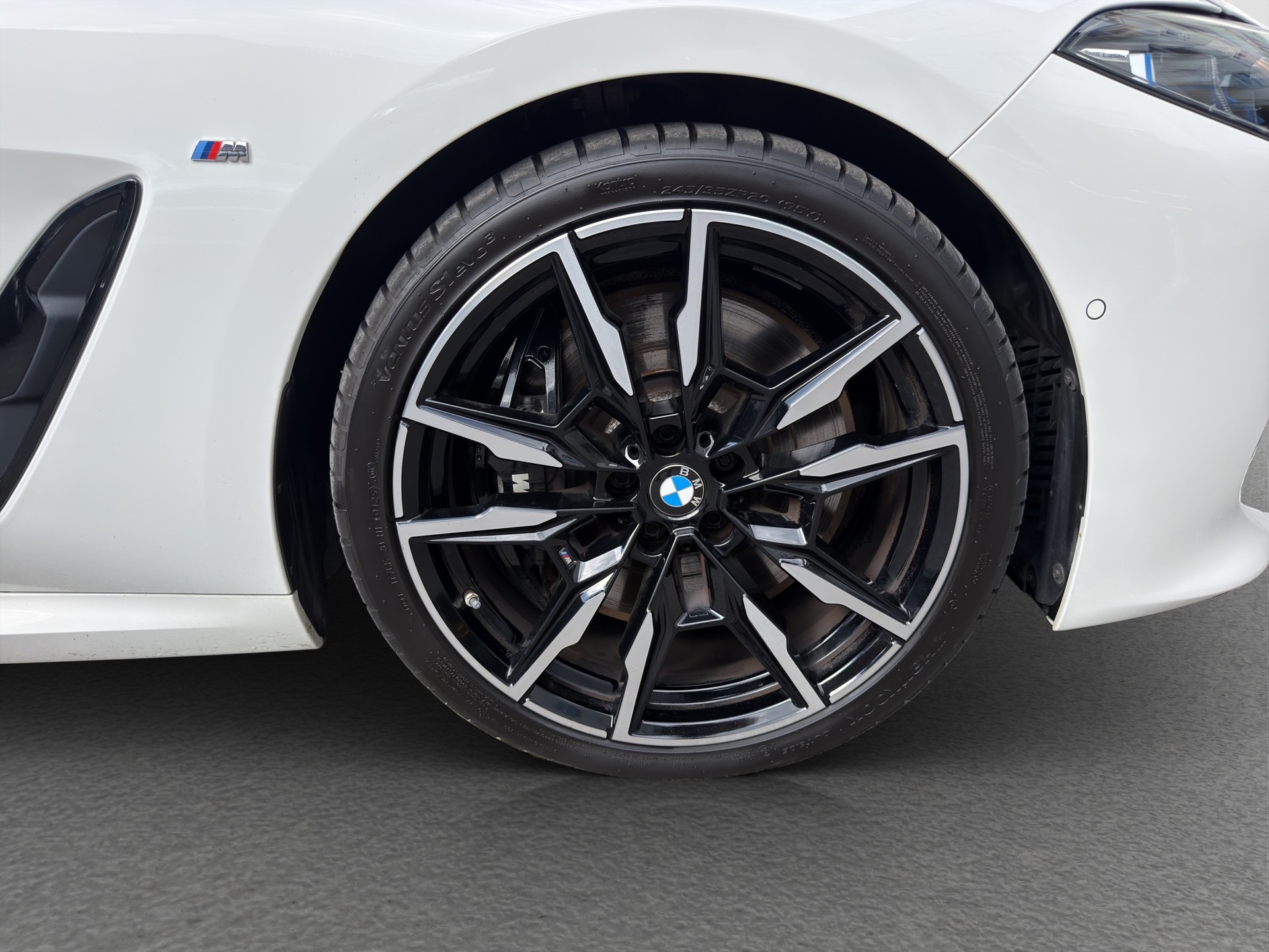 BMW M850i xDrive Steptronic-image-12