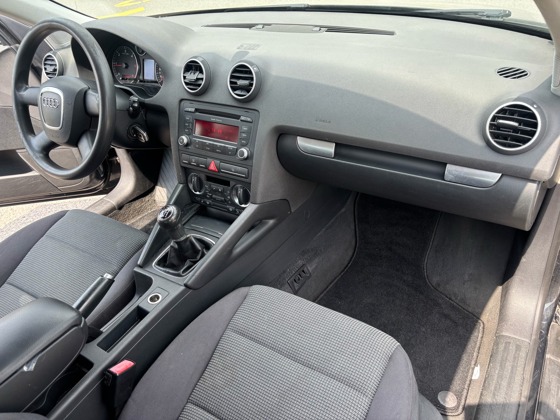 AUDI A3 Sportback 2.0 TDI Ambition-image-11