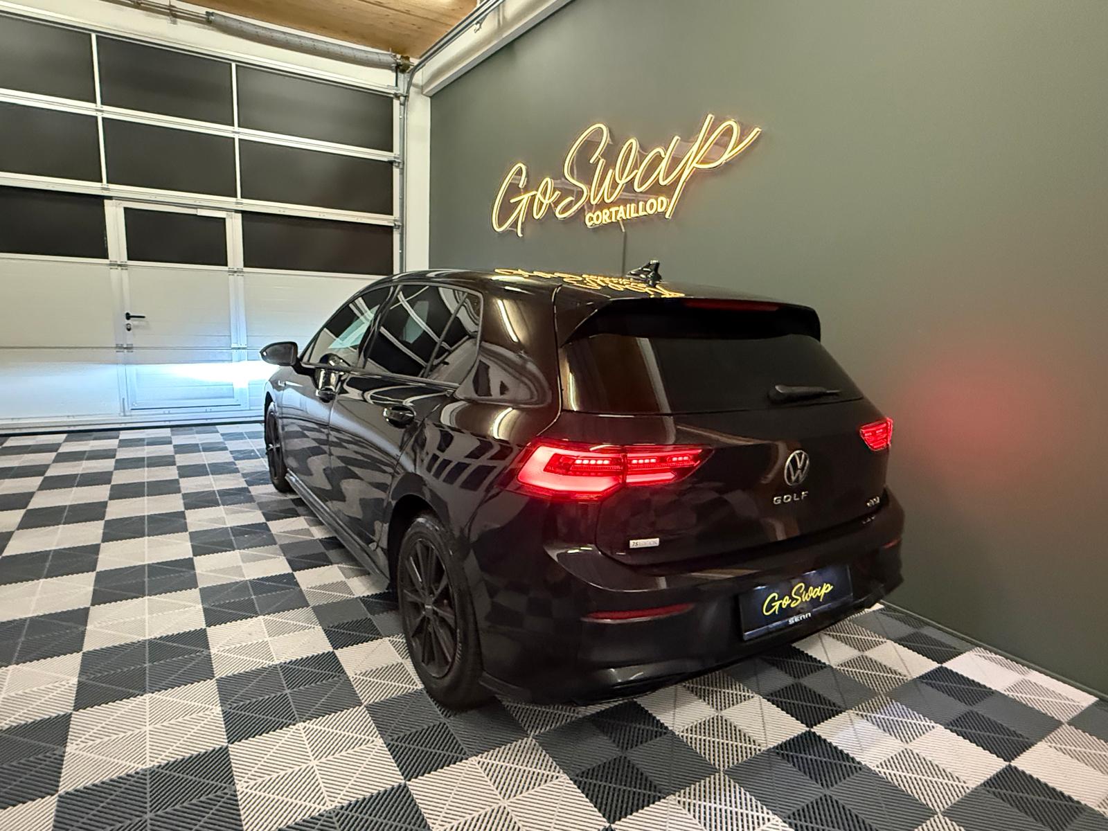 VW Golf 1.5 eTSI mHEV ACT R-Line 75 Edition DSG-showroom-element-3