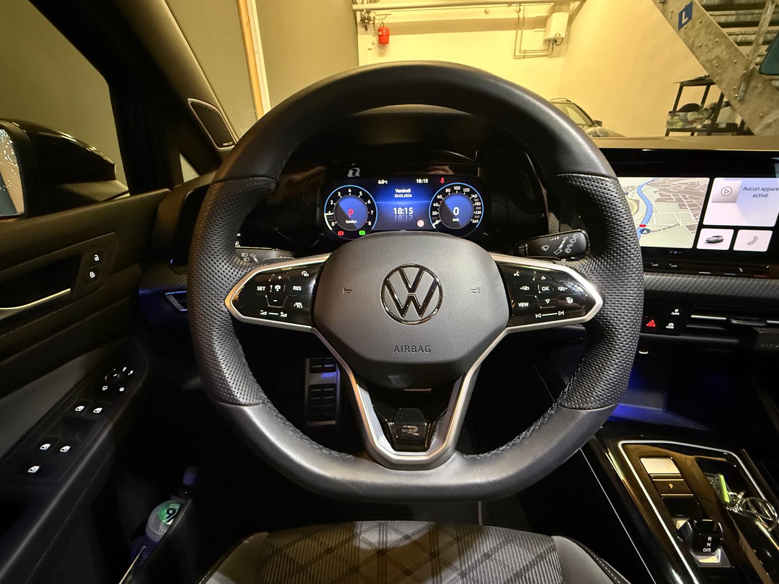 VW Golf 1.5 eTSI mHEV ACT R-Line 75 Edition DSG-image-16