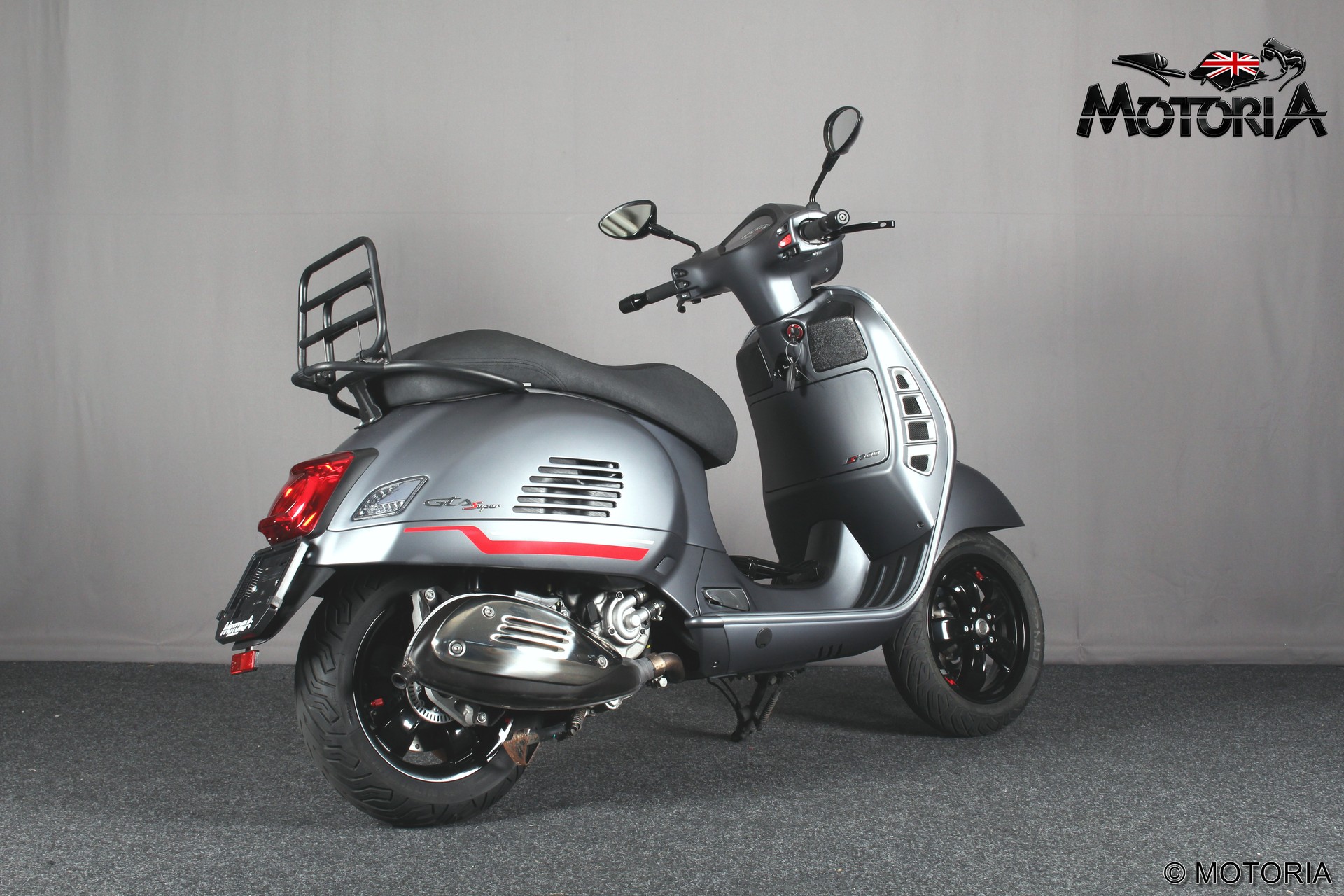 PIAGGIO Vespa GTS 300 Super ABS-image-2