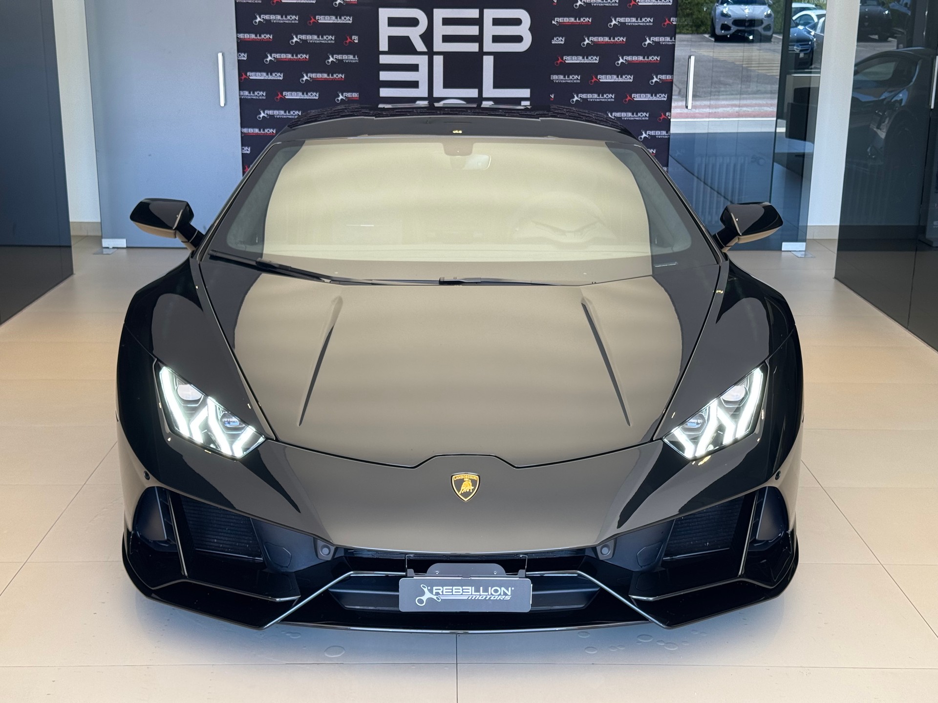 LAMBORGHINI Huracan EVO Coupé DCT-showroom-element-1