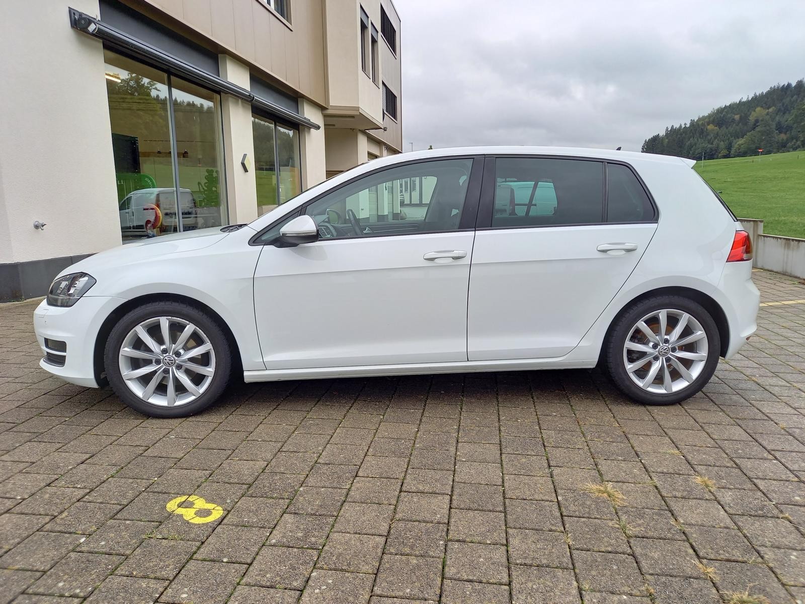VW Golf 1.4 TSI Highline DSG-showroom-element-2