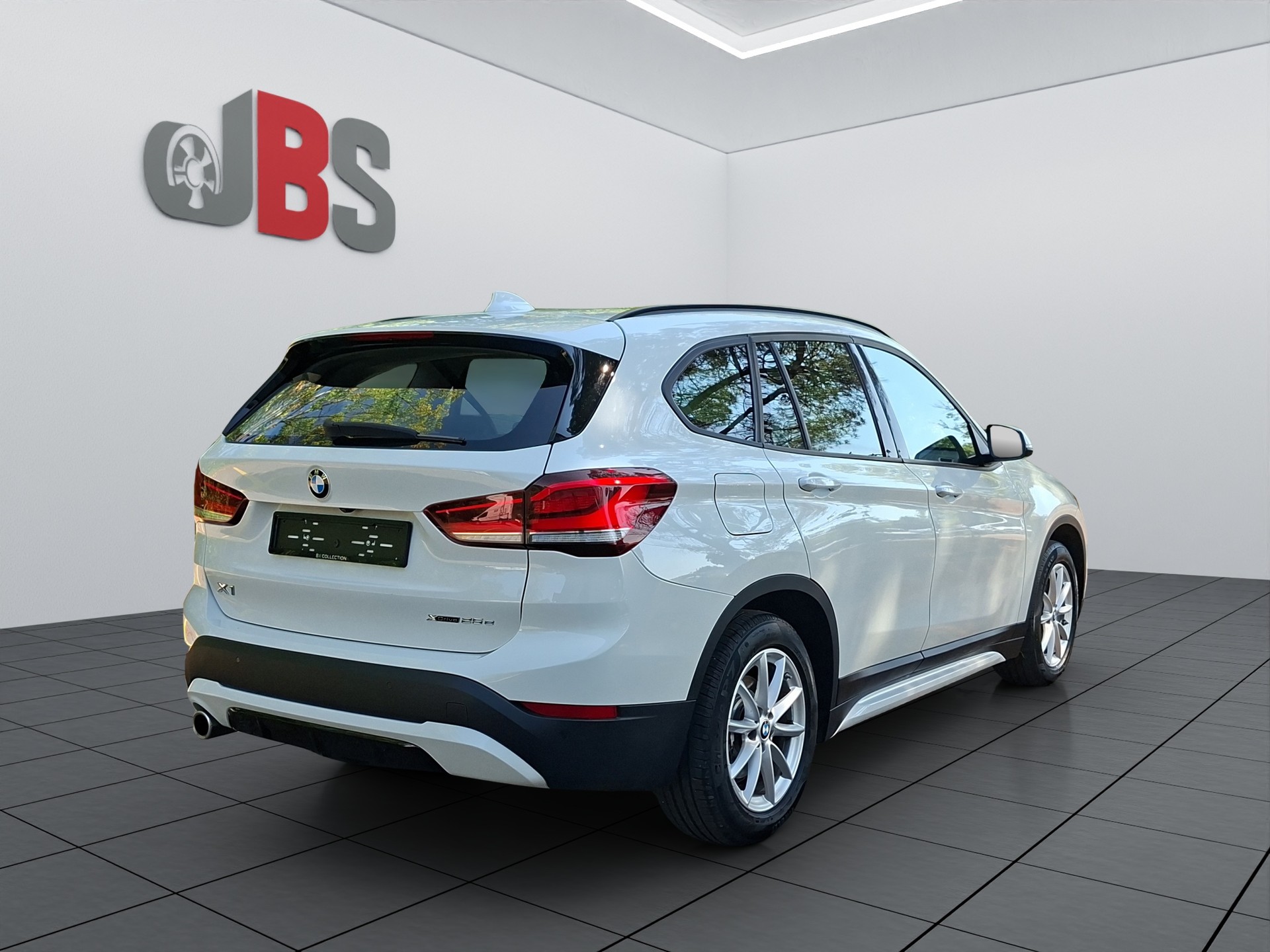 BMW X1 xDrive 25e xLine Steptronic-showroom-element-3
