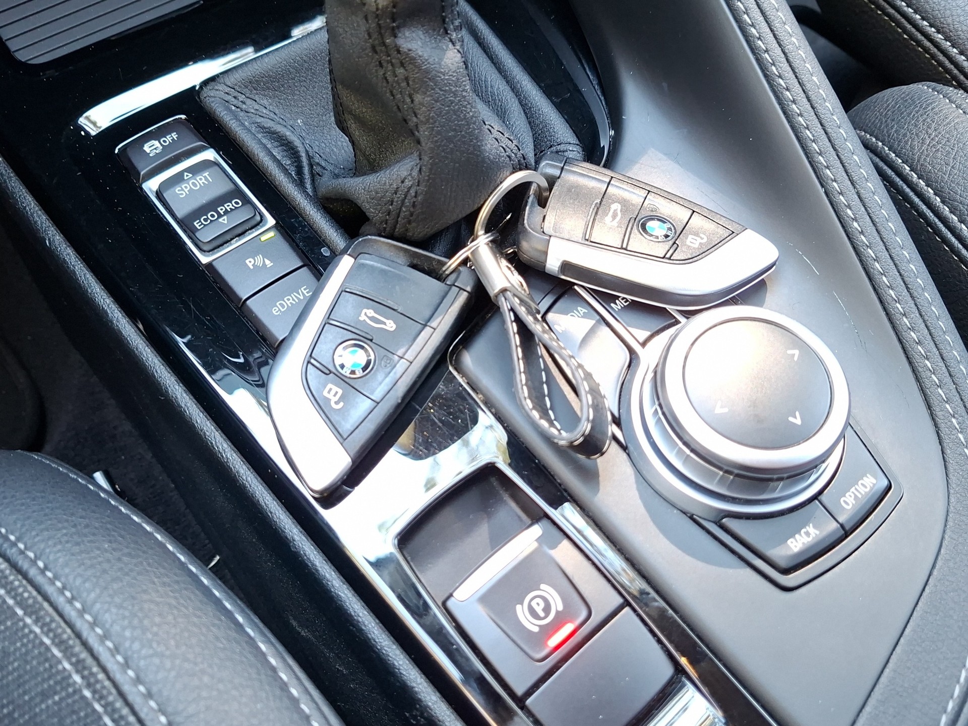 BMW X1 xDrive 25e xLine Steptronic-image-18