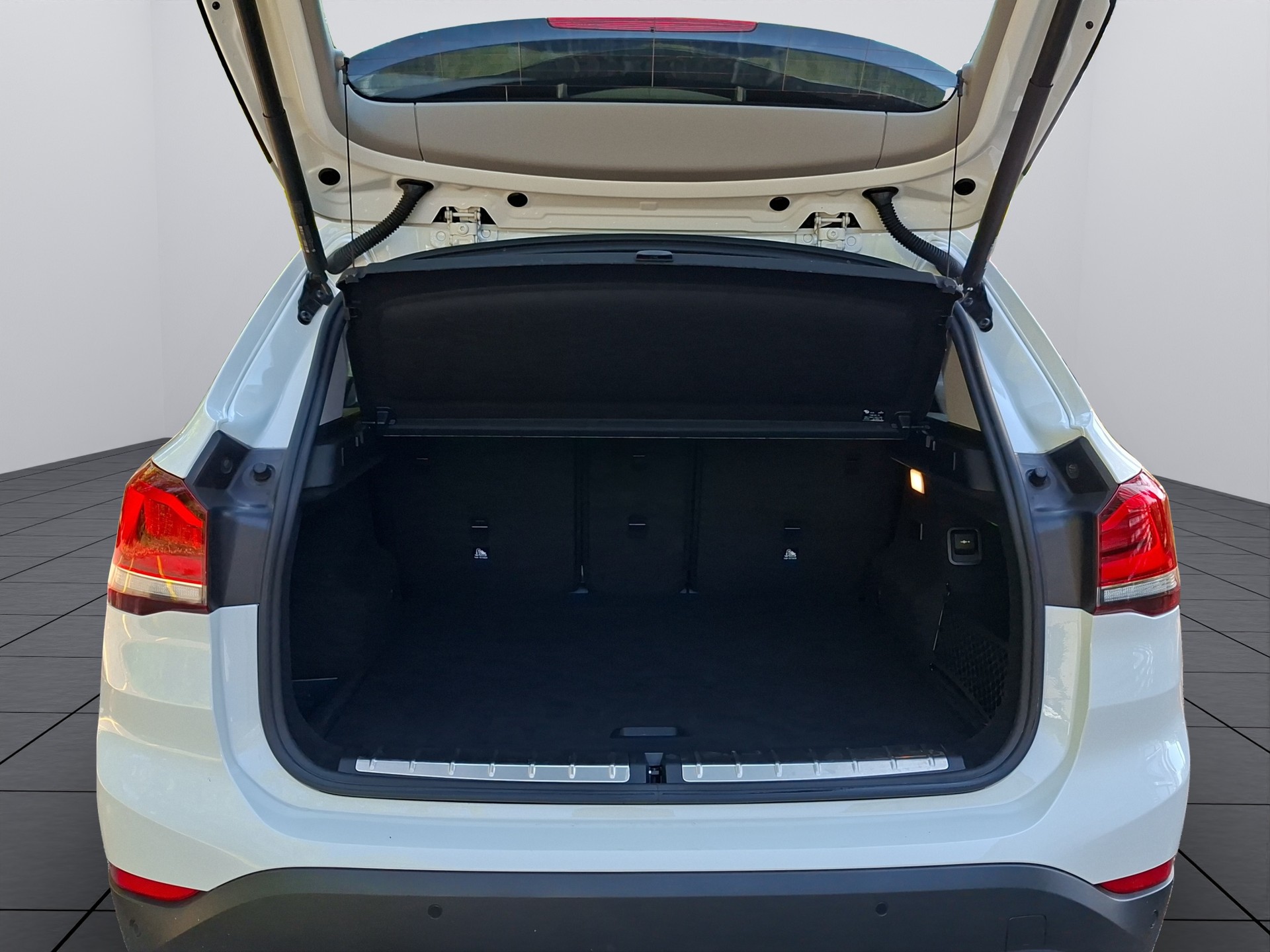 BMW X1 xDrive 25e xLine Steptronic-image-15