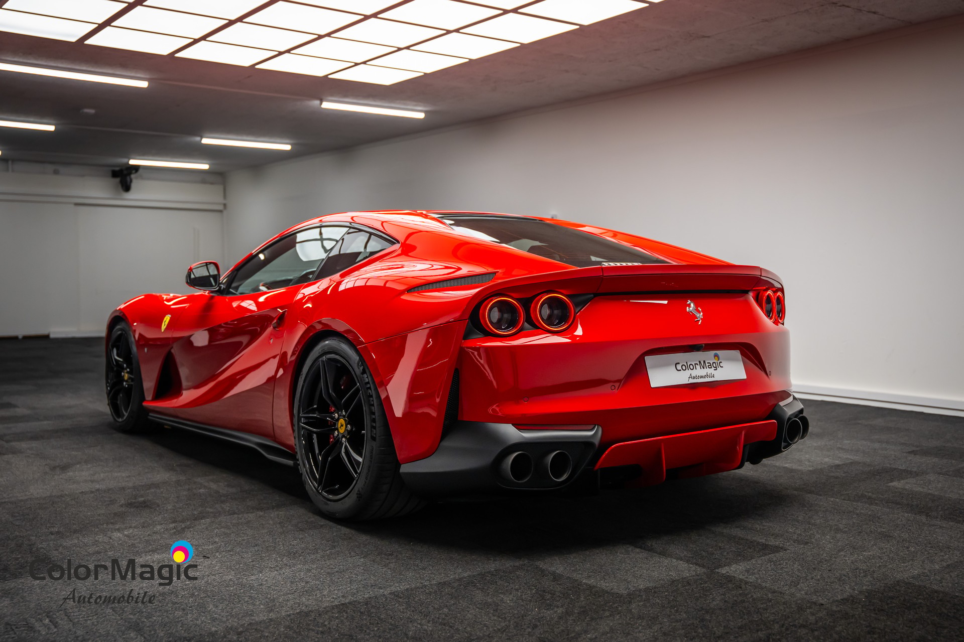FERRARI * 812 SUPERFAST * ROSSO CORSA * CARBON RACING-SEATS *-showroom-element-3