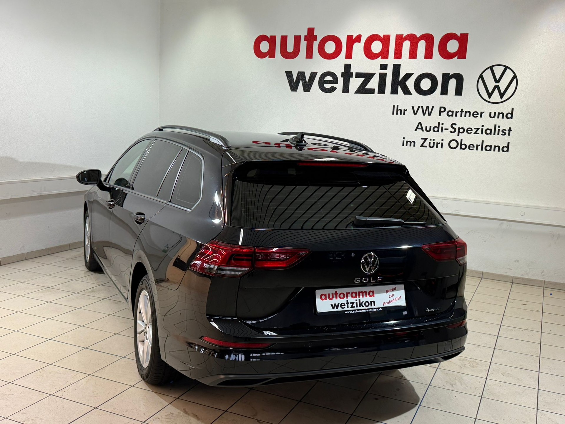 VW Golf 2.0 TDI Life DSG 4Motion-showroom-element-3