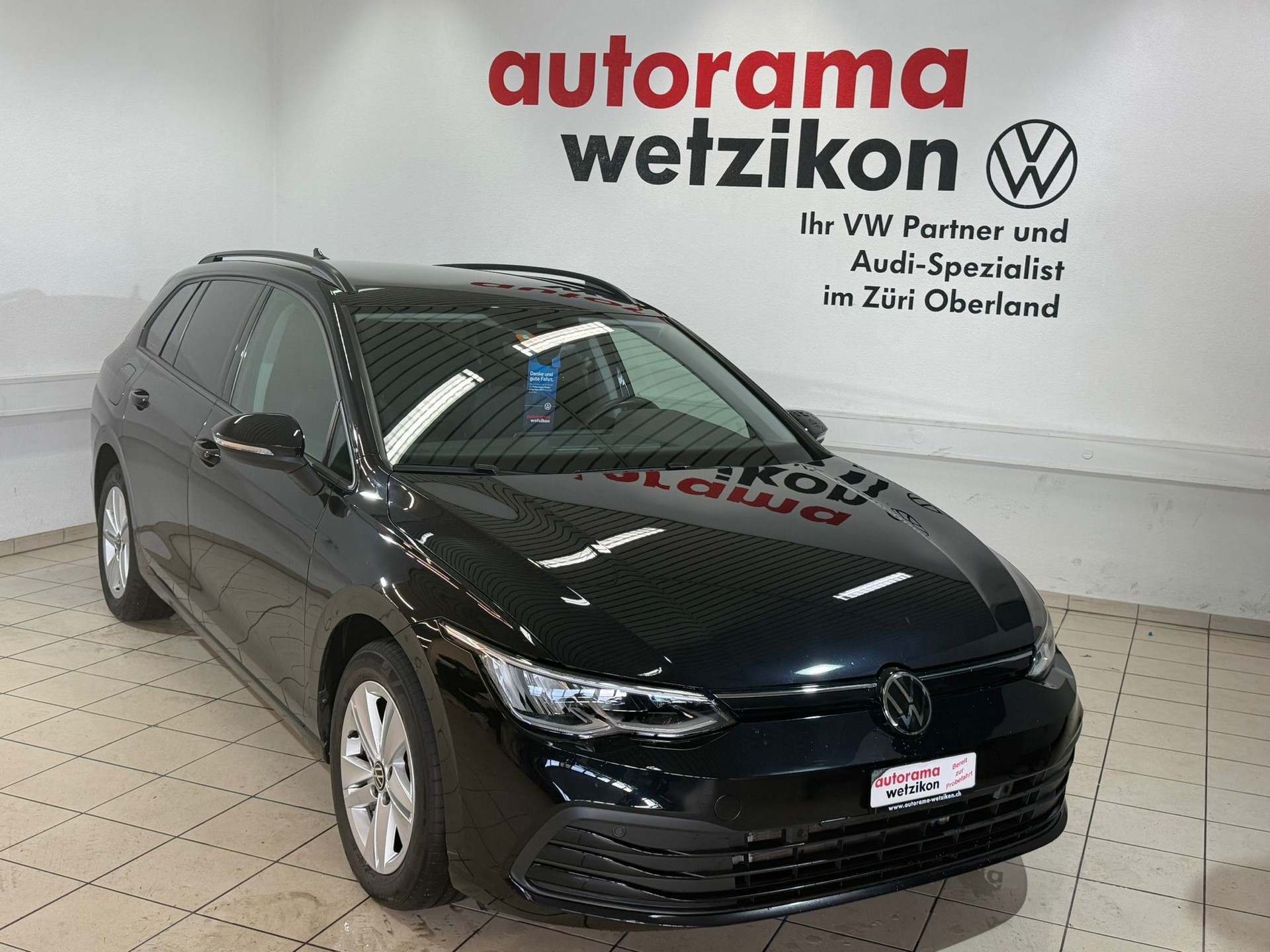 VW Golf 2.0 TDI Life DSG 4Motion-showroom-element-1