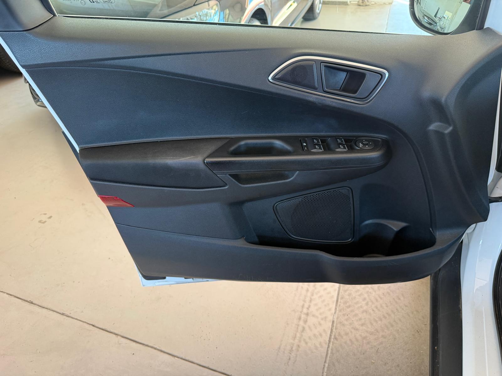 FORD B-Max 1.6 Ti-VCT Trend PowerShift-image-10