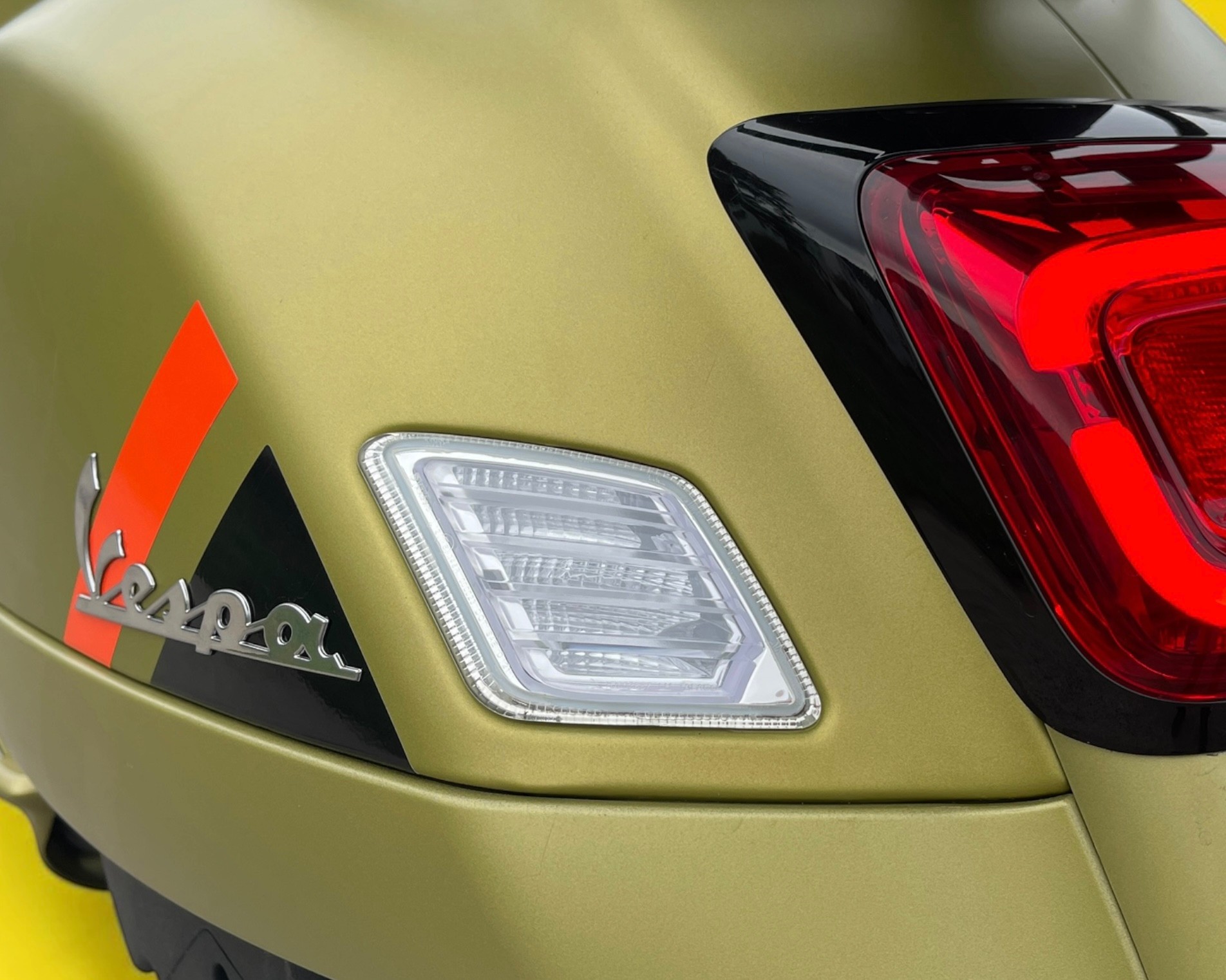 PIAGGIO Vespa GTS 125 Super Sport ABS-image-7