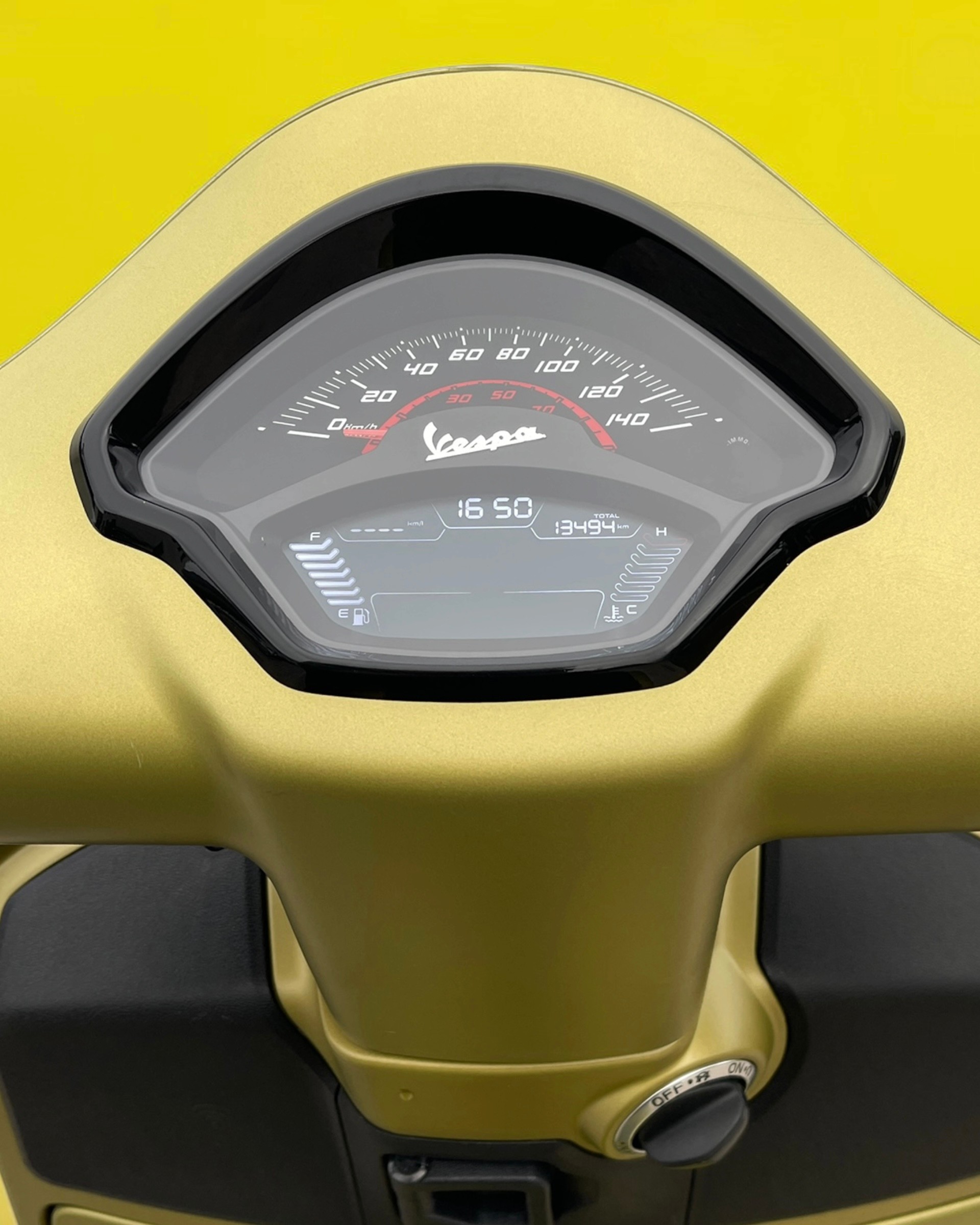 PIAGGIO Vespa GTS 125 Super Sport ABS-image-9
