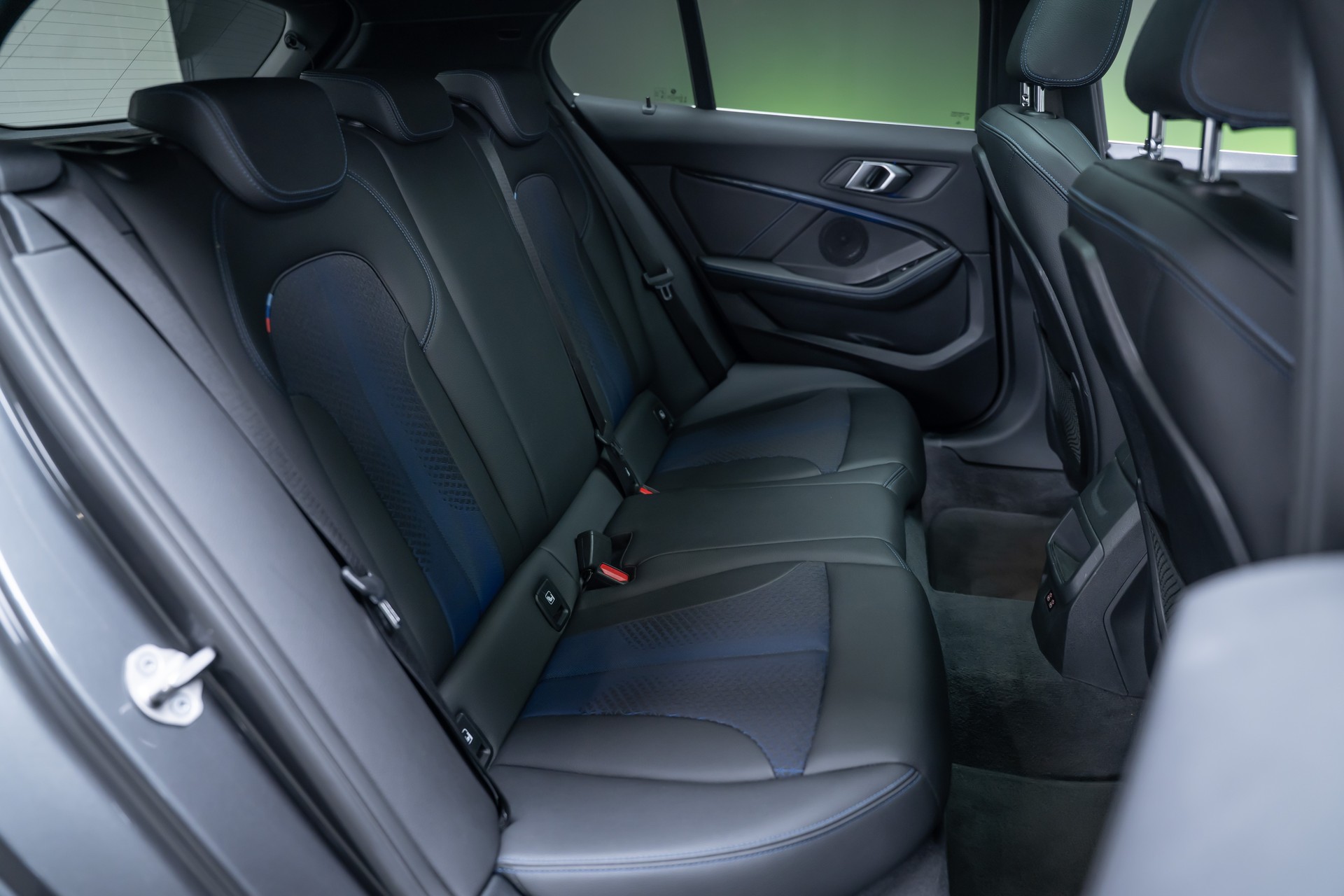BMW 120i M Sport / CH-Fahrzeug / Panorama-Schiebedach / el.Sitze-image-19