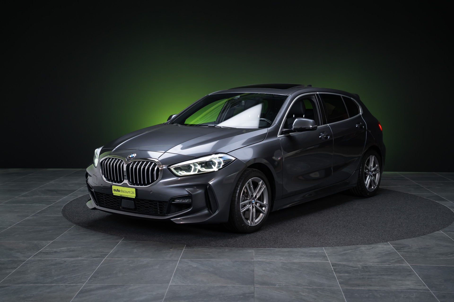 BMW 120i M Sport / CH-Fahrzeug / Panorama-Schiebedach / el.Sitze