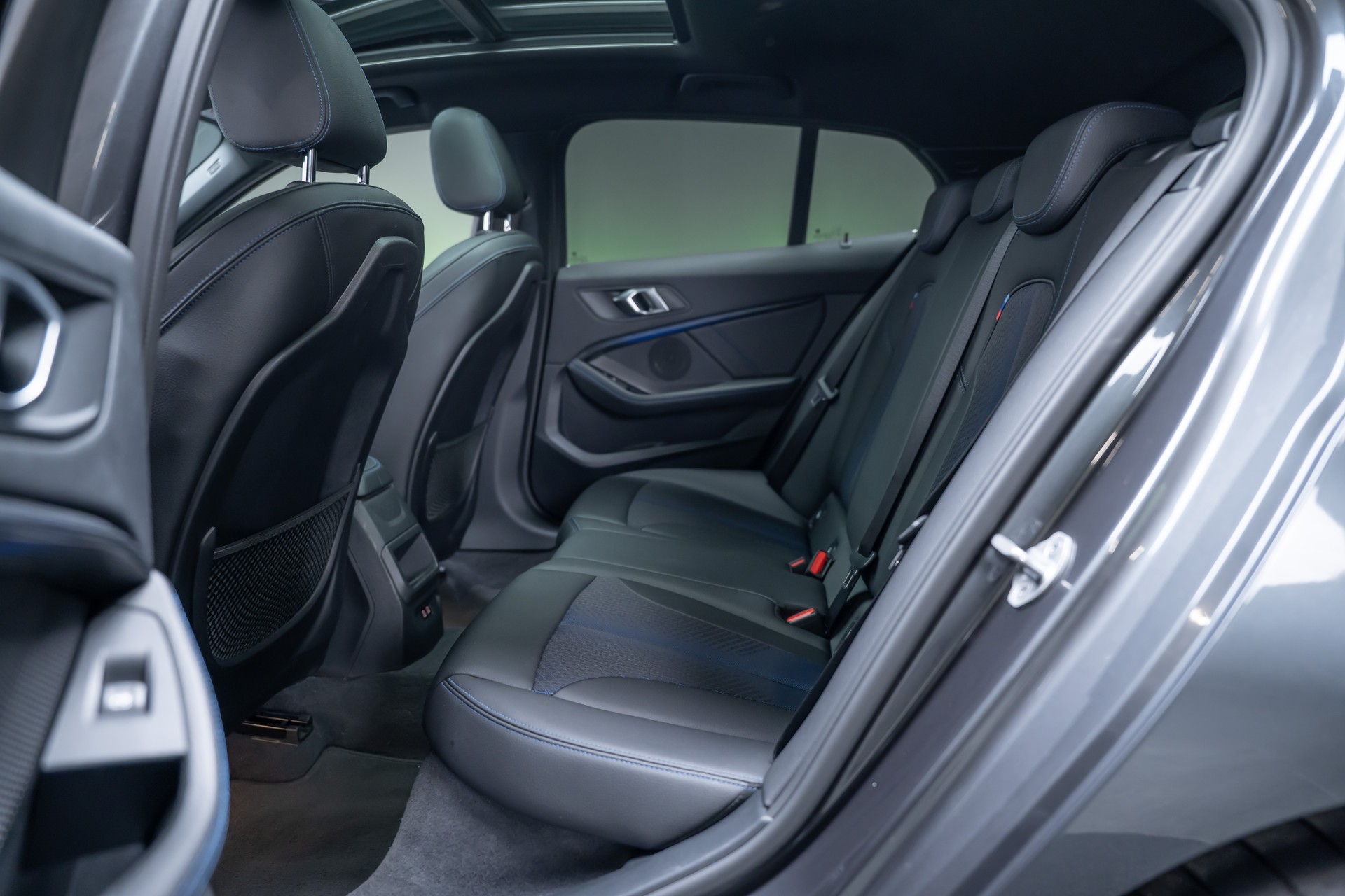 BMW 120i M Sport / CH-Fahrzeug / Panorama-Schiebedach / el.Sitze-image-16