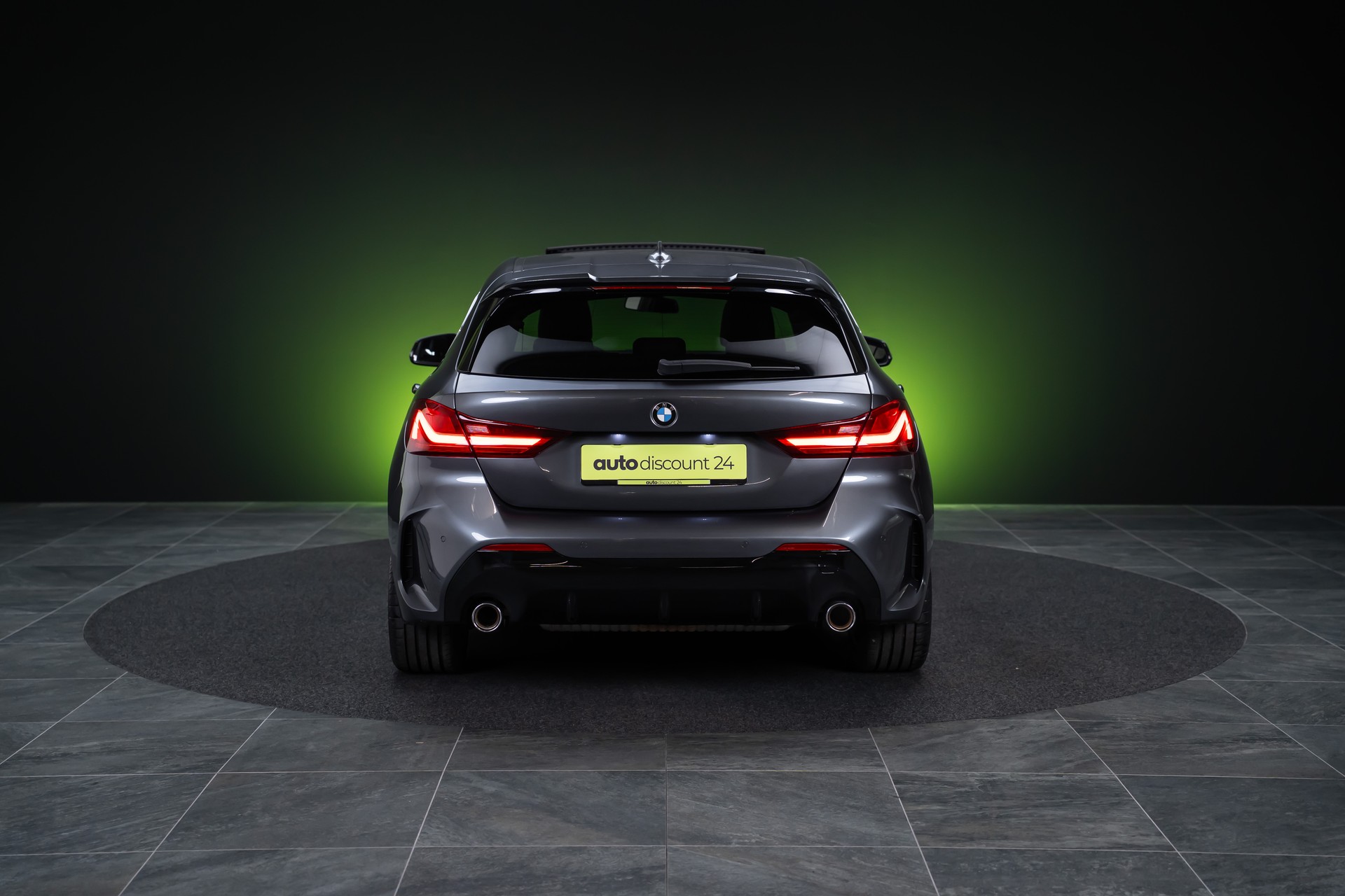 BMW 120i M Sport / CH-Fahrzeug / Panorama-Schiebedach / el.Sitze-image-6