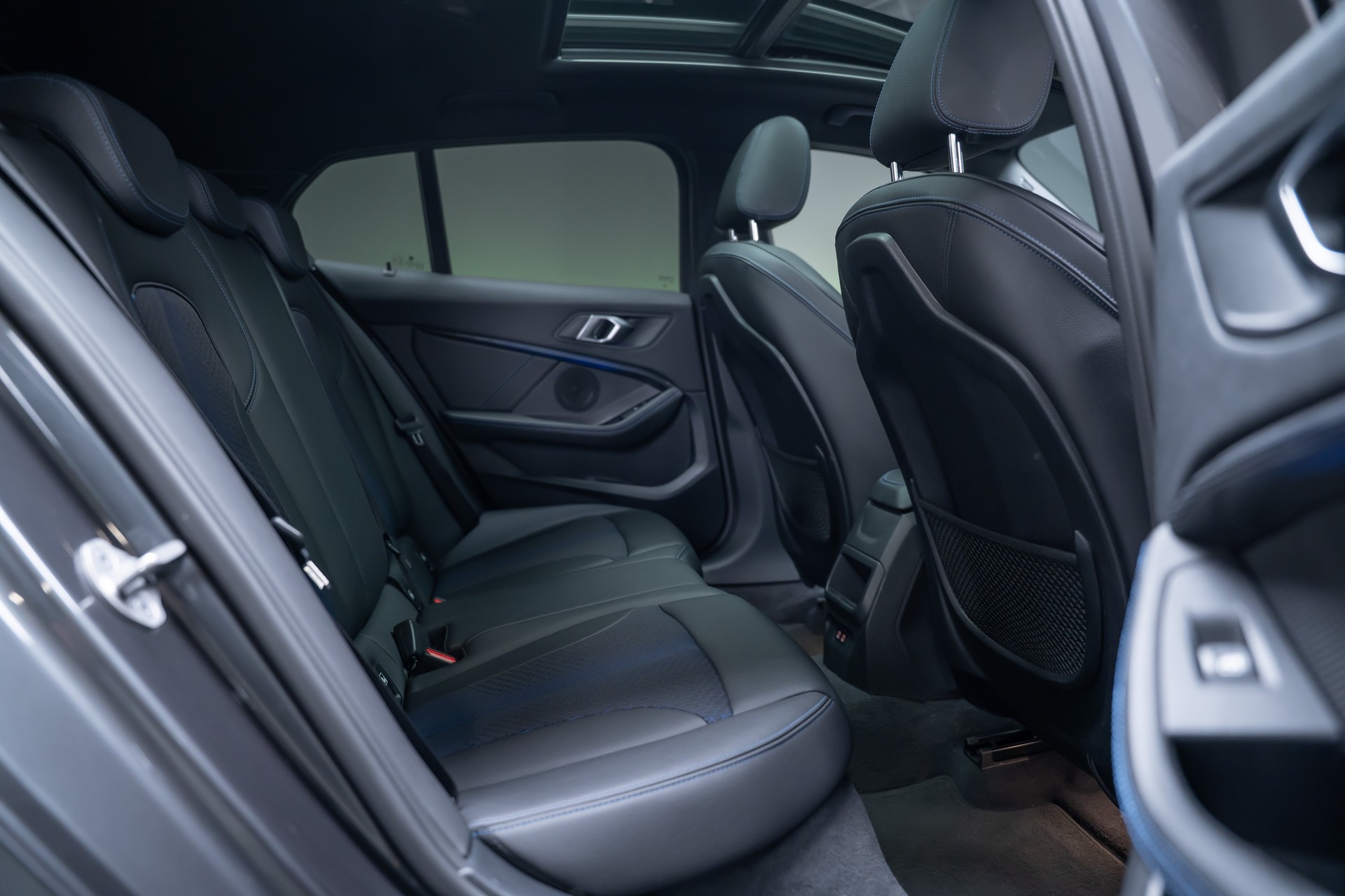 BMW 120i M Sport / CH-Fahrzeug / Panorama-Schiebedach / el.Sitze-image-18