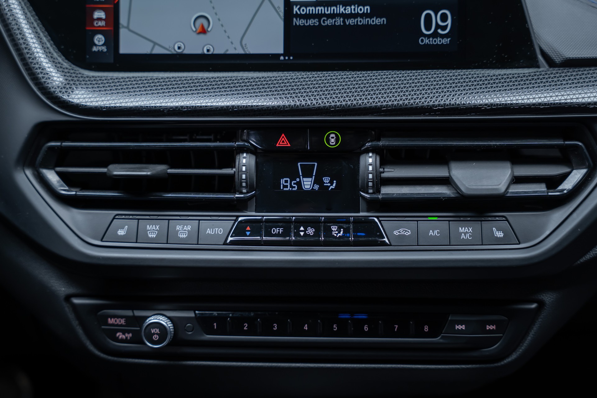 BMW 120i M Sport / CH-Fahrzeug / Panorama-Schiebedach / el.Sitze-image-31