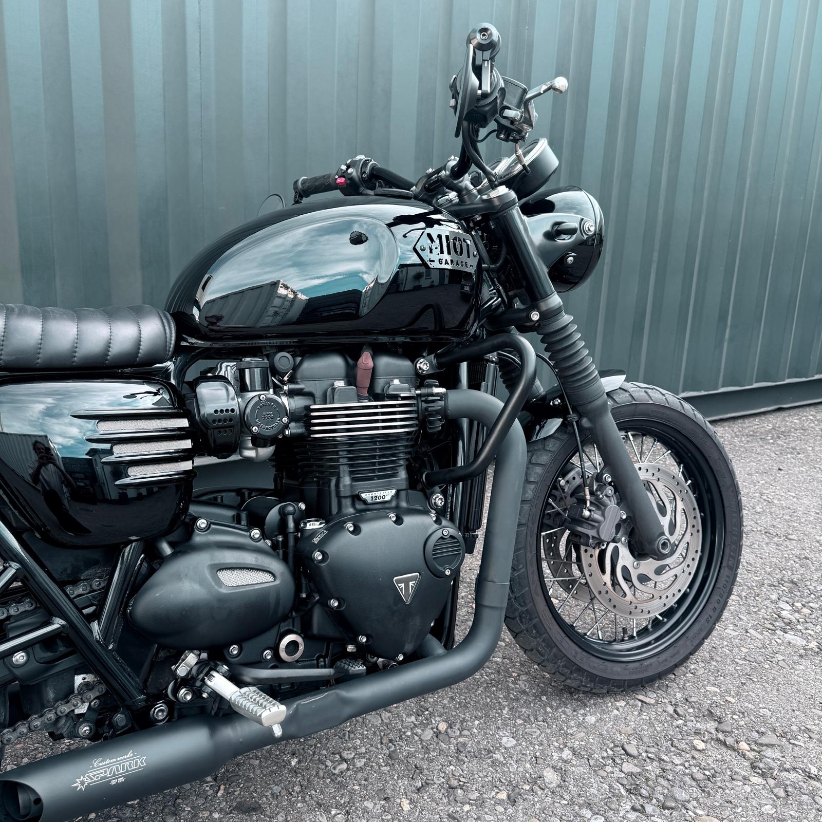 TRIUMPH Bonneville T120 Black-image-5