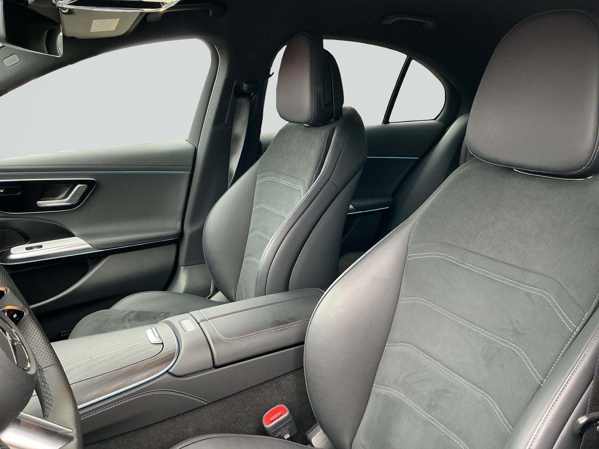 MERCEDES-BENZ E 200 9G-Tronic AMG Line-image-6