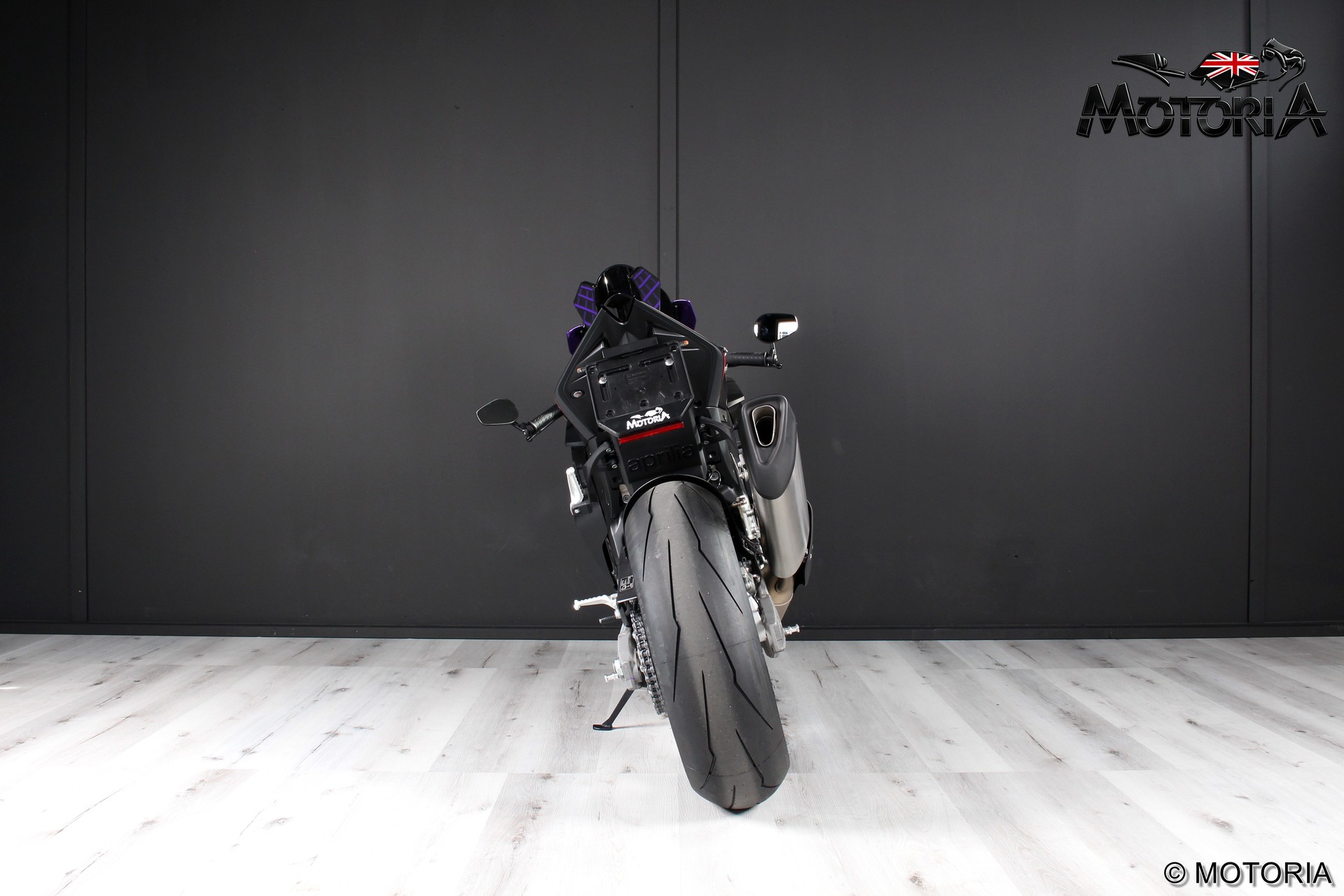 APRILIA Aprilia RSV4-showroom-element-3