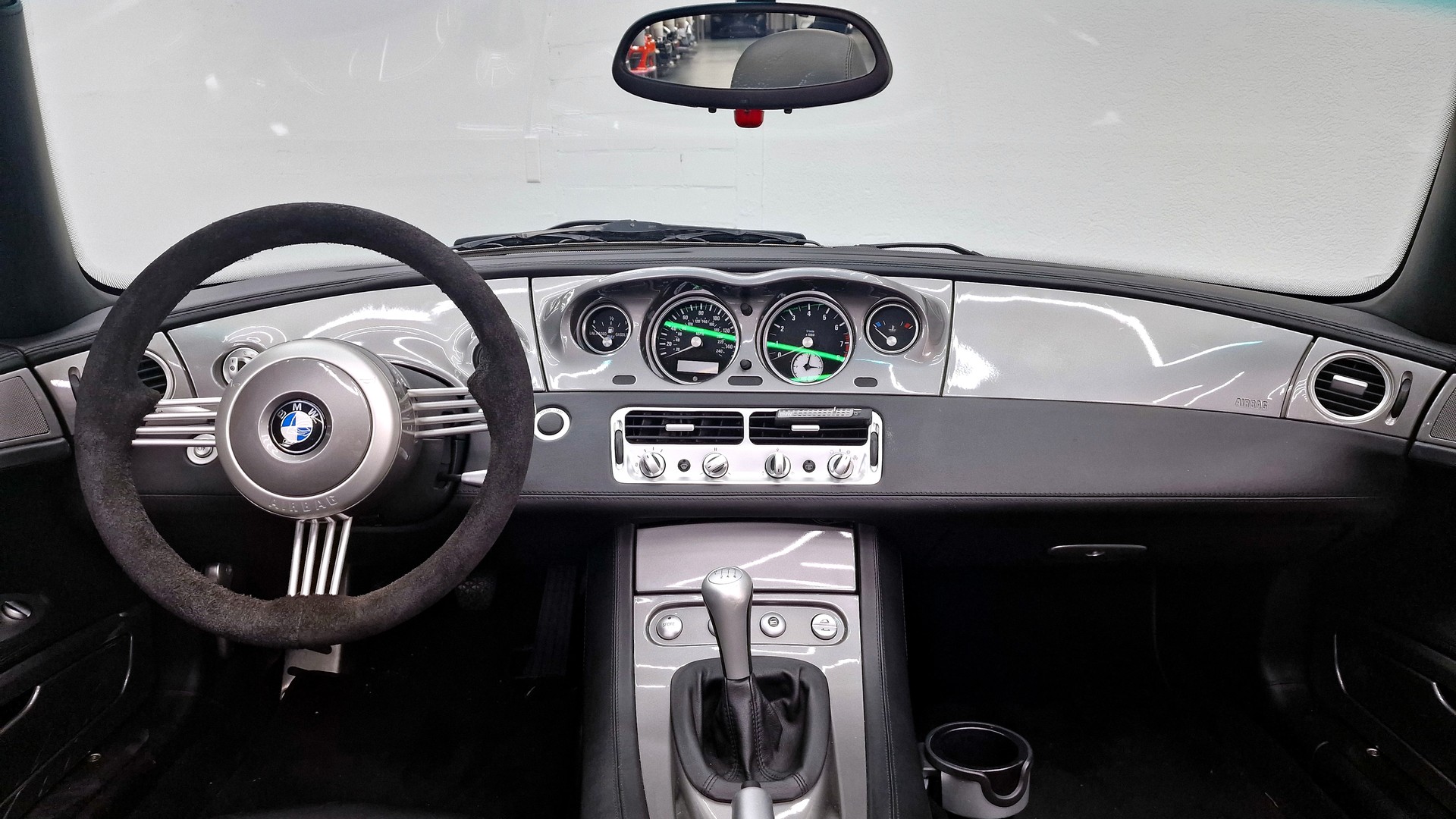 BMW Z8 Roadster-image-13
